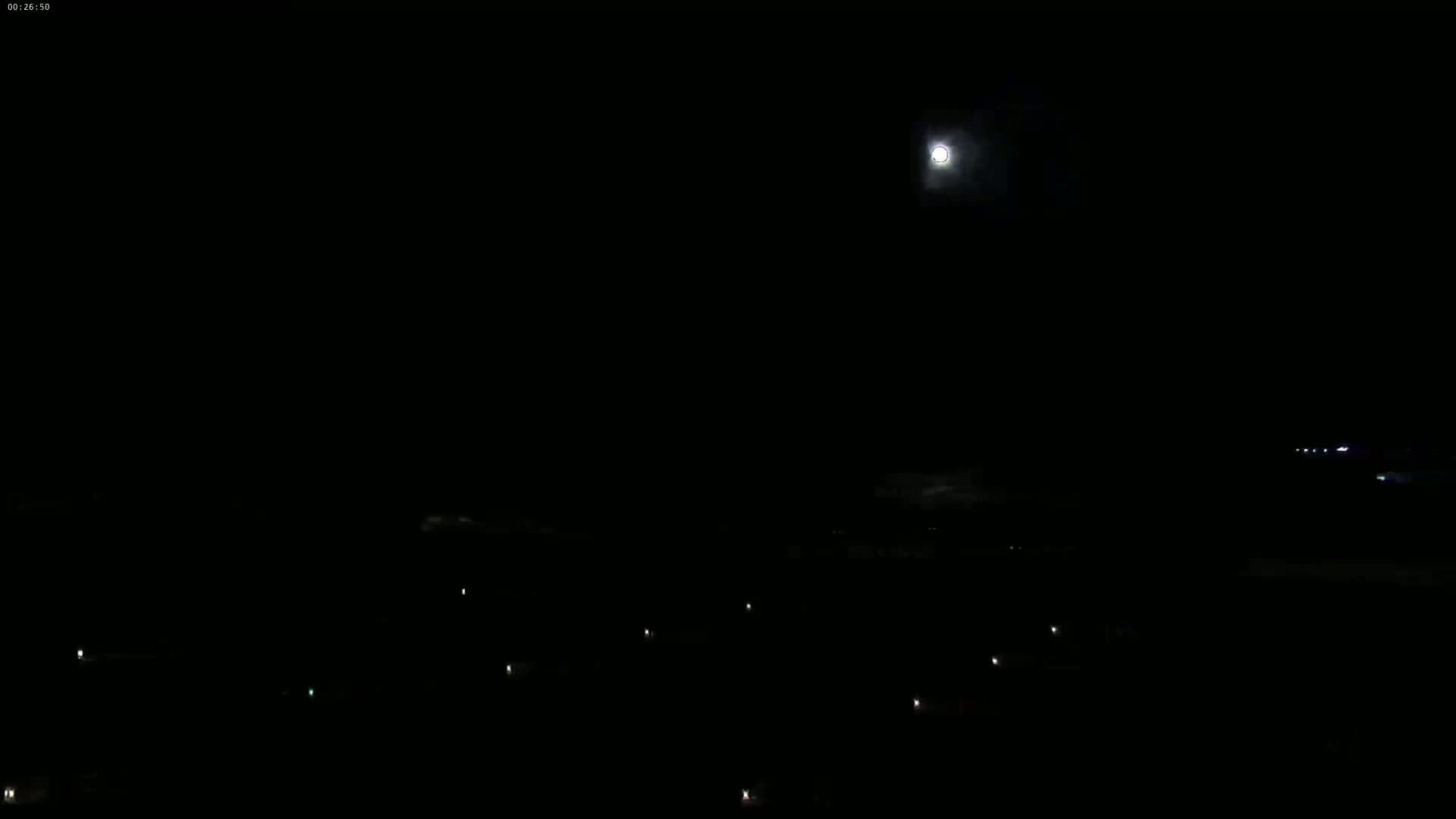 Binic Village & Marine / Plage de la Banche Beach Live Cam - Binic,  Saint-Brieuc, Cotes-d'Armor, Bretagne, France