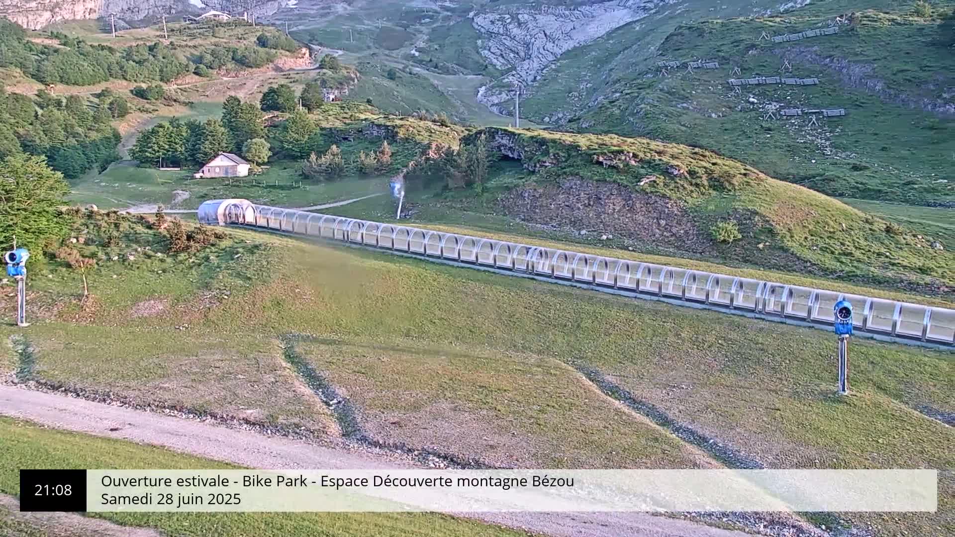 Gourette, 1100 m Espace Bezou Ski Slopes Live Cam - Eaux-Bonnes,  Pyrenees-Atlantiques, Nouvelle-Aquitaine, France 