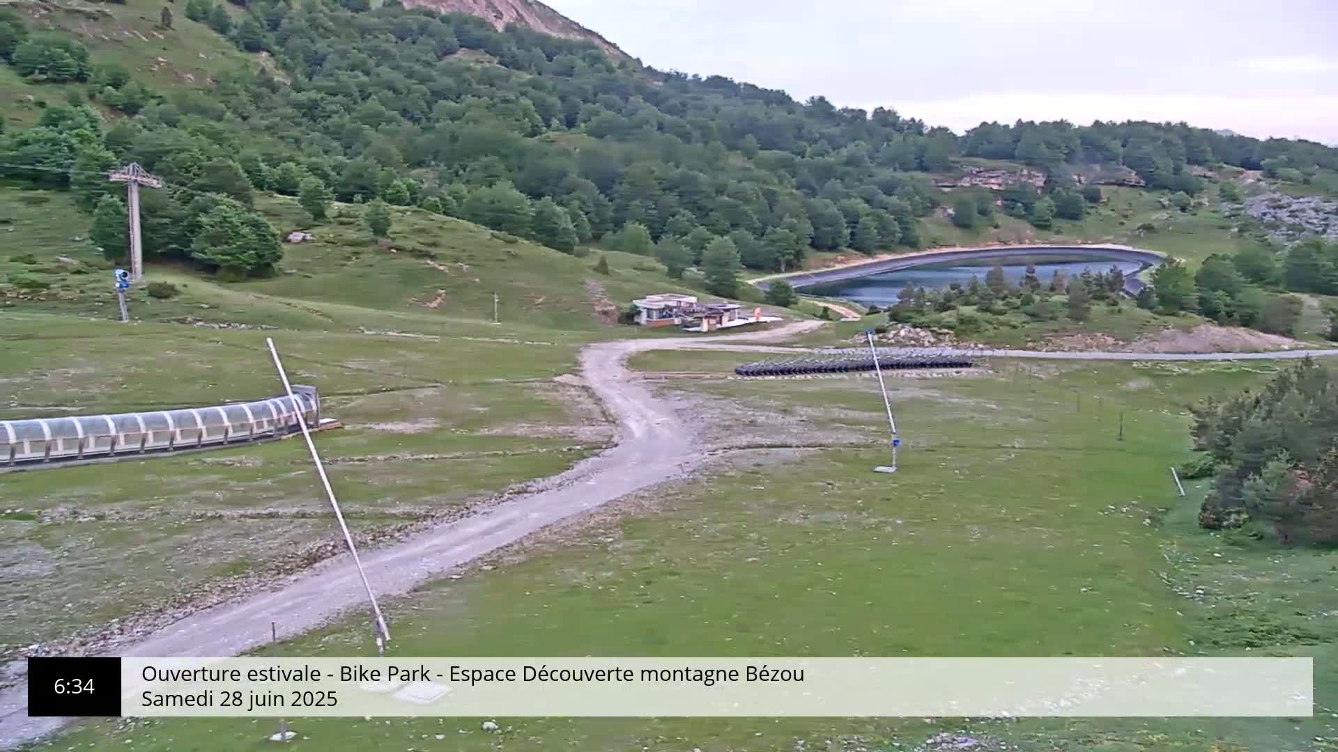 Gourette, 1100 m Espace Bezou Ski Slopes Live Cam - Eaux-Bonnes,  Pyrenees-Atlantiques, Nouvelle-Aquitaine, France 
