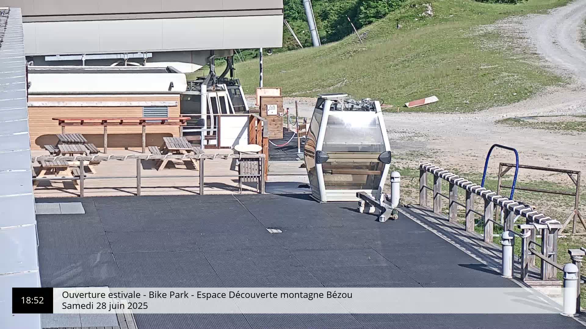 Gourette, 1100 m Espace Bezou Ski Slopes Live Cam - Eaux-Bonnes,  Pyrenees-Atlantiques, Nouvelle-Aquitaine, France 