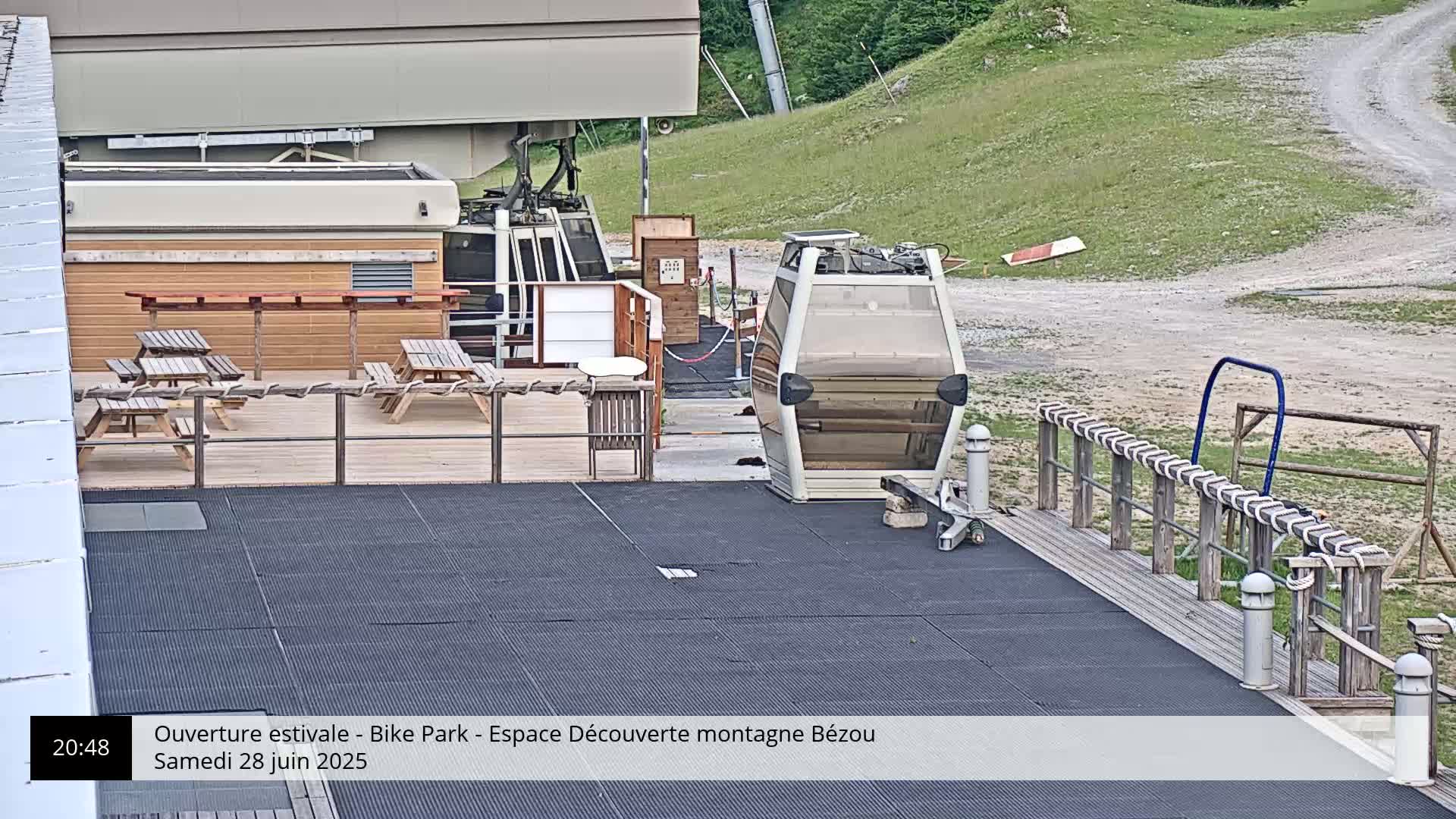 Gourette, 1100 m Espace Bezou Ski Slopes Live Cam - Eaux-Bonnes,  Pyrenees-Atlantiques, Nouvelle-Aquitaine, France 