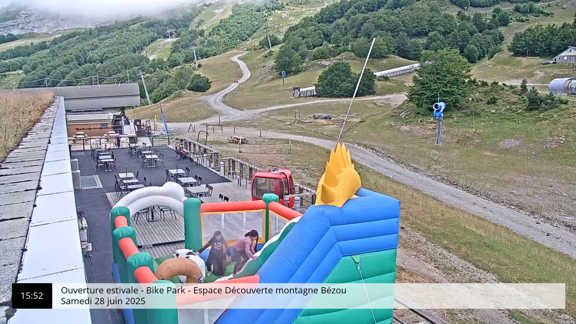 Gourette, 1100 m Espace Bezou Ski Slopes Live Cam - Eaux-Bonnes,  Pyrenees-Atlantiques, Nouvelle-Aquitaine, France 