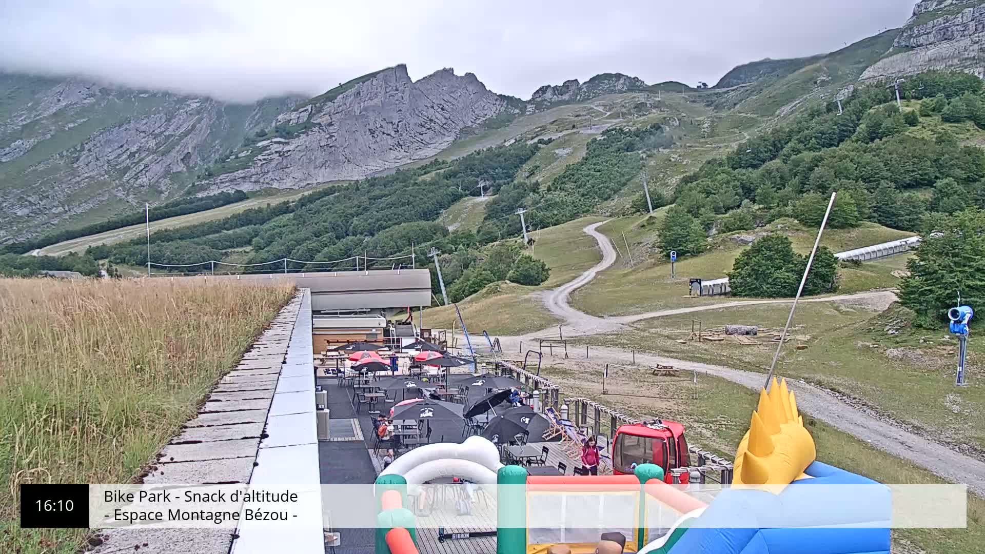 Gourette, 1100 m Espace Bezou Ski Slopes Live Cam - Eaux-Bonnes,  Pyrenees-Atlantiques, Nouvelle-Aquitaine, France 