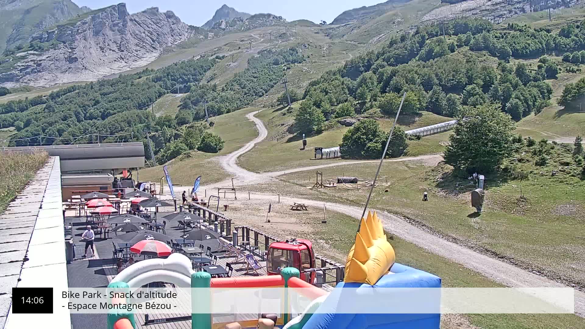 Gourette, 1100 m Espace Bezou Ski Slopes Live Cam - Eaux-Bonnes,  Pyrenees-Atlantiques, Nouvelle-Aquitaine, France 