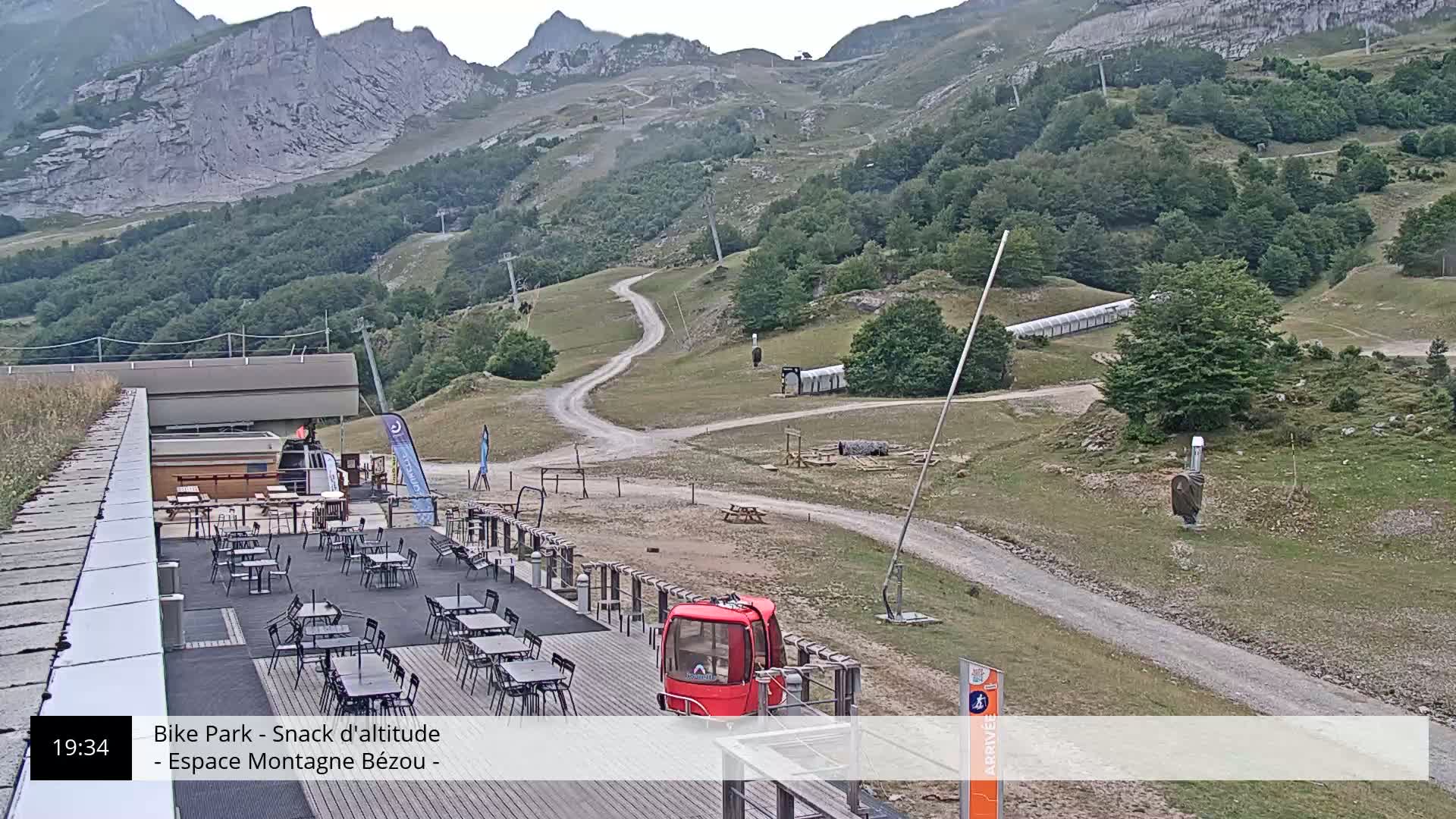 Gourette, 1100 m Espace Bezou Ski Slopes Live Cam - Eaux-Bonnes,  Pyrenees-Atlantiques, Nouvelle-Aquitaine, France 