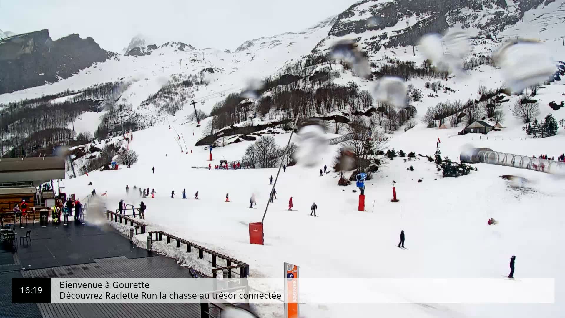Gourette, 1100 m Espace Bezou Ski Slopes Live Cam - Eaux-Bonnes,  Pyrenees-Atlantiques, Nouvelle-Aquitaine, France 