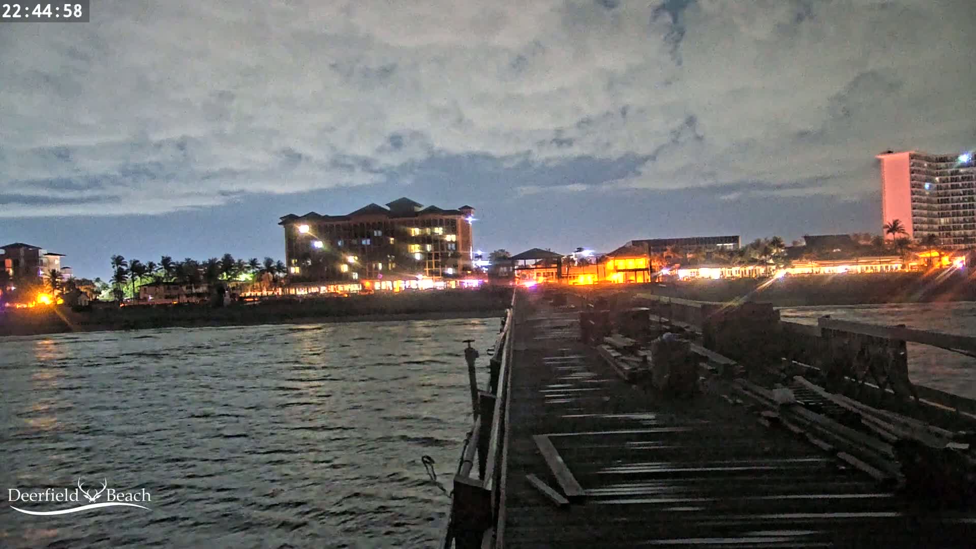 Deerfield Beach City Fishing Pier Live Cam - Deerfield Beach, Broward, Florida, USA