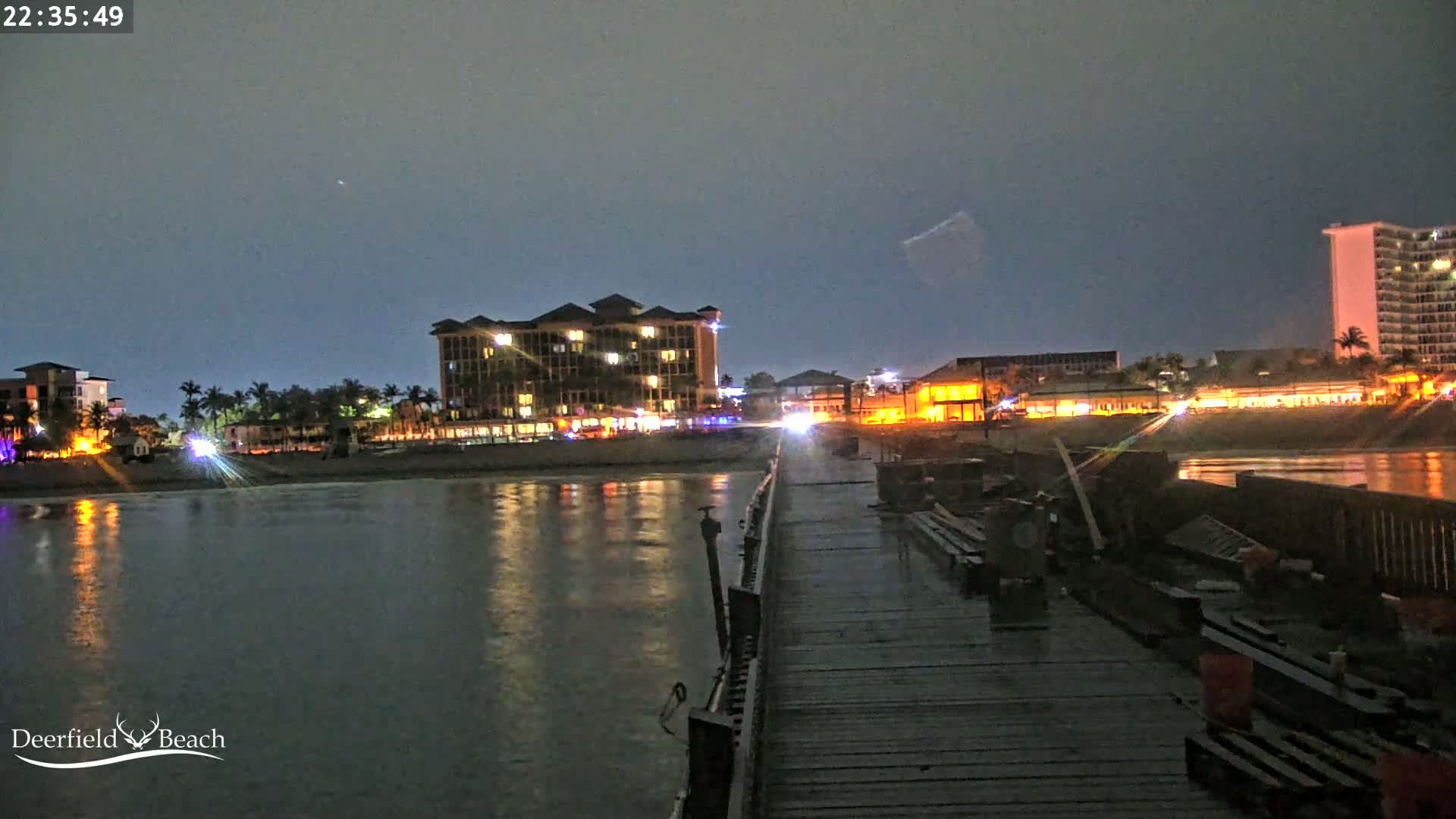 Deerfield Beach City Fishing Pier Live Cam - Deerfield Beach, Broward, Florida, USA