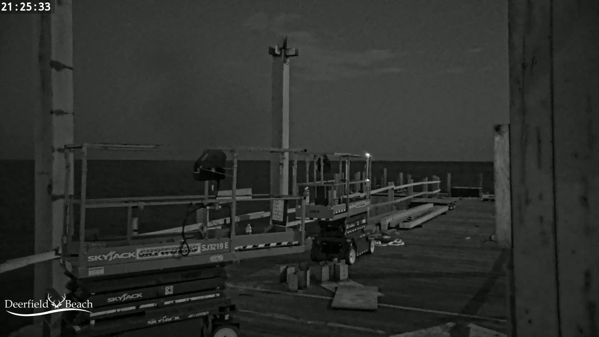 Deerfield Beach City Fishing Pier Live Cam - Deerfield Beach, Broward, Florida, USA