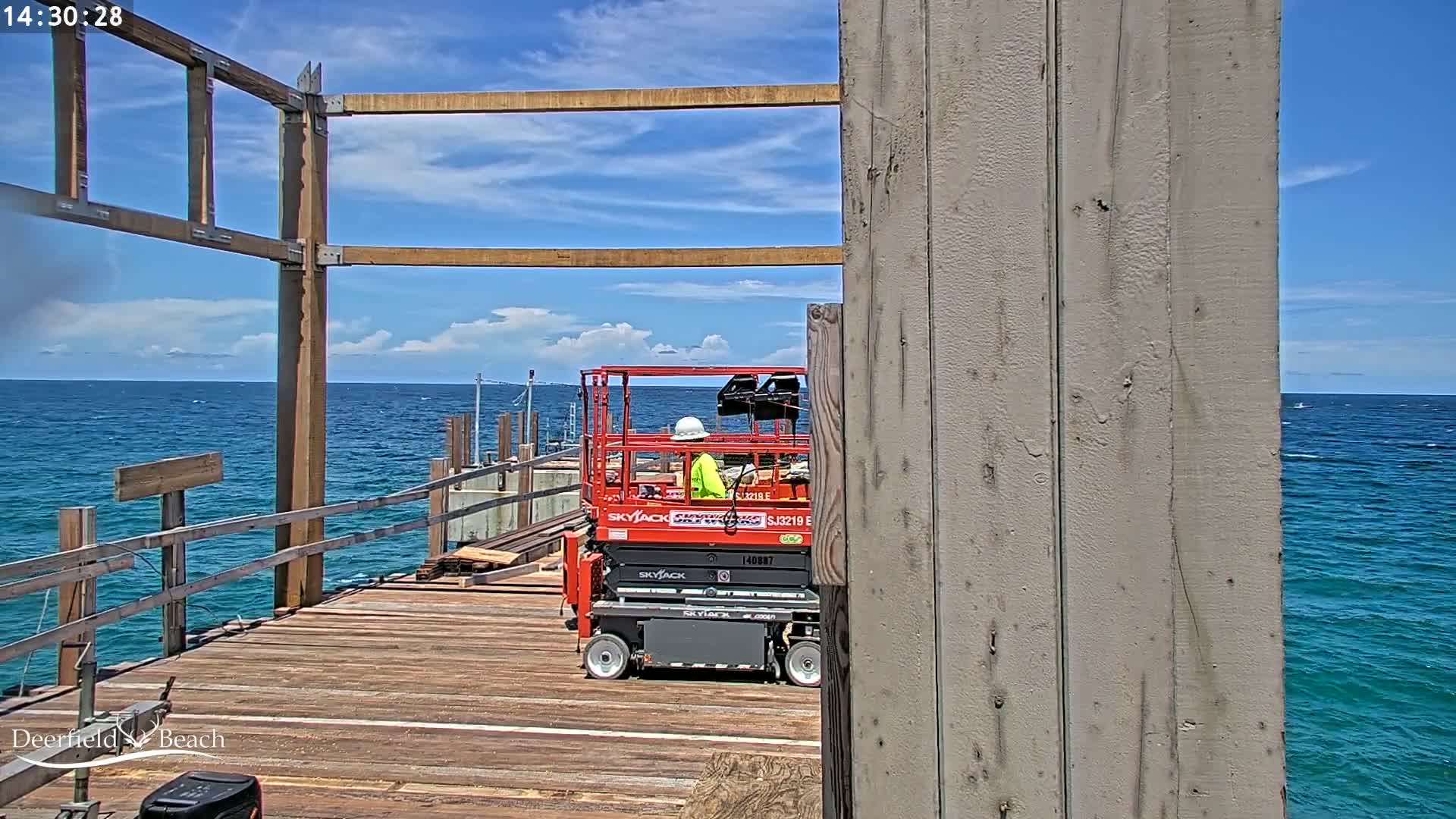 Deerfield Beach City Fishing Pier Live Cam - Deerfield Beach, Broward, Florida, USA