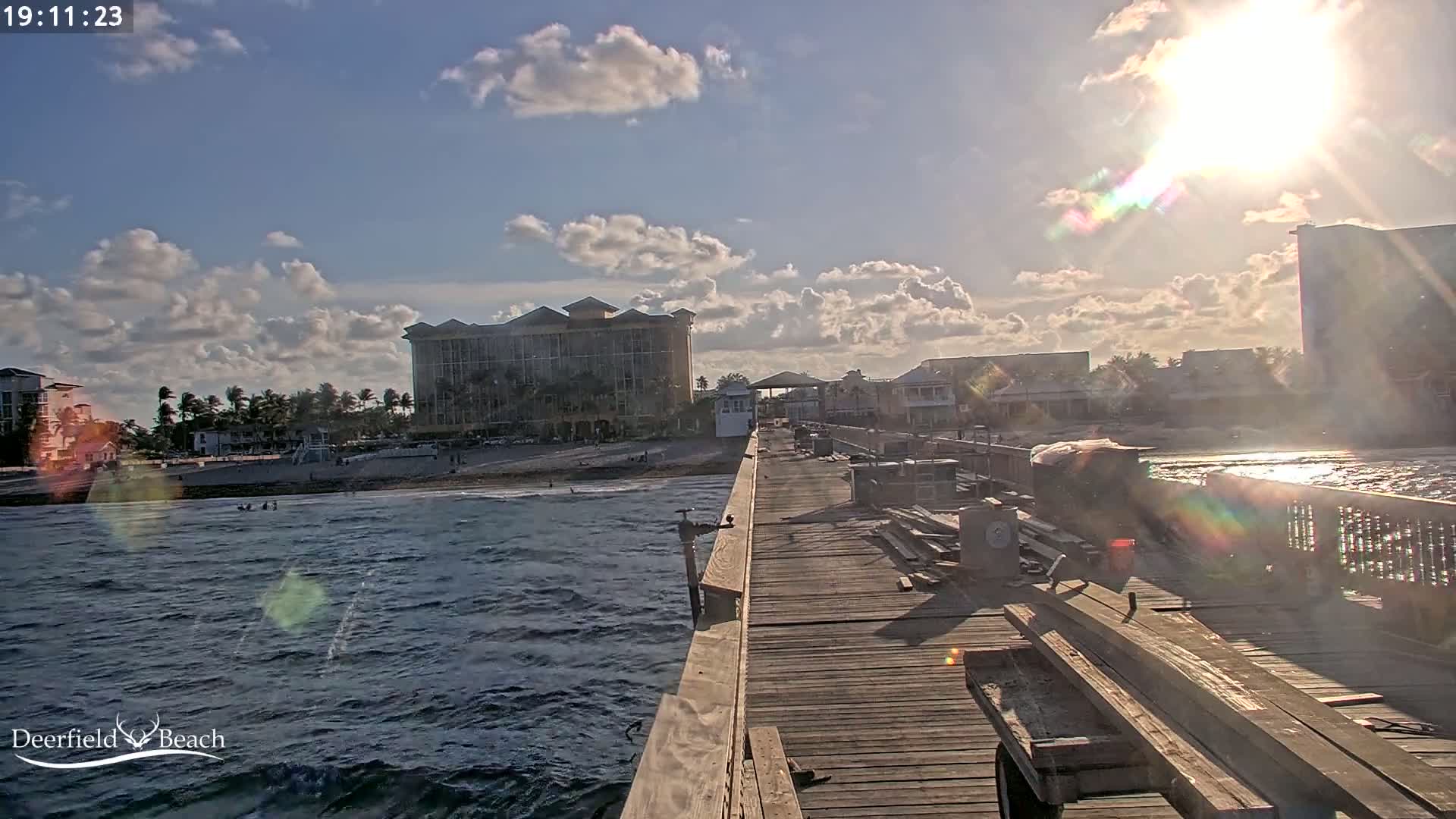 Deerfield Beach City Fishing Pier Live Cam - Deerfield Beach, Broward, Florida, USA