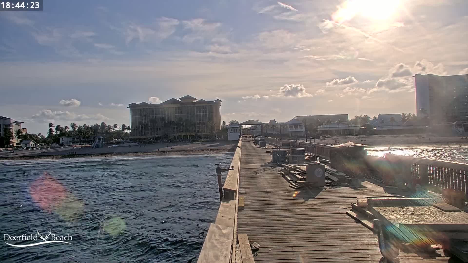Deerfield Beach City Fishing Pier Live Cam - Deerfield Beach, Broward, Florida, USA