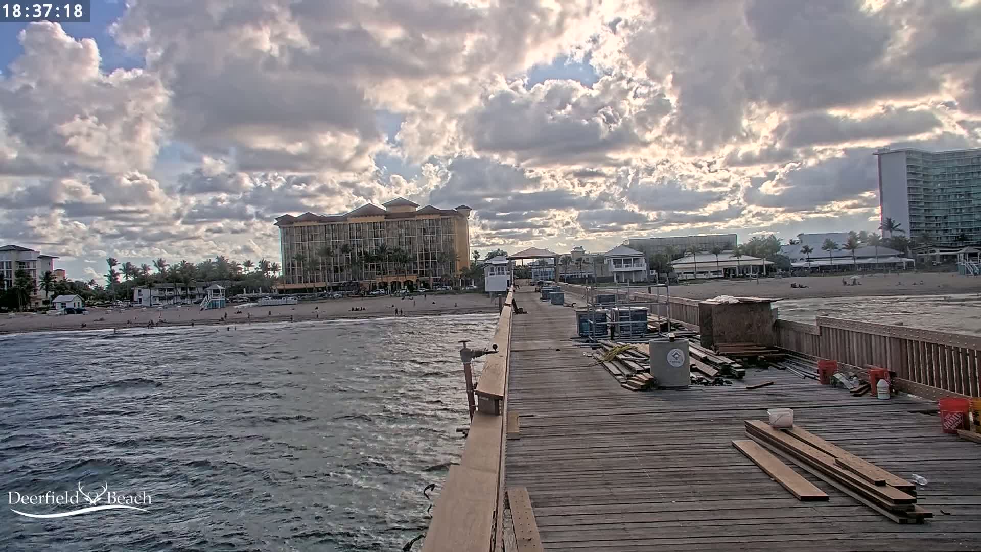 Deerfield Beach City Fishing Pier Live Cam - Deerfield Beach, Broward, Florida, USA