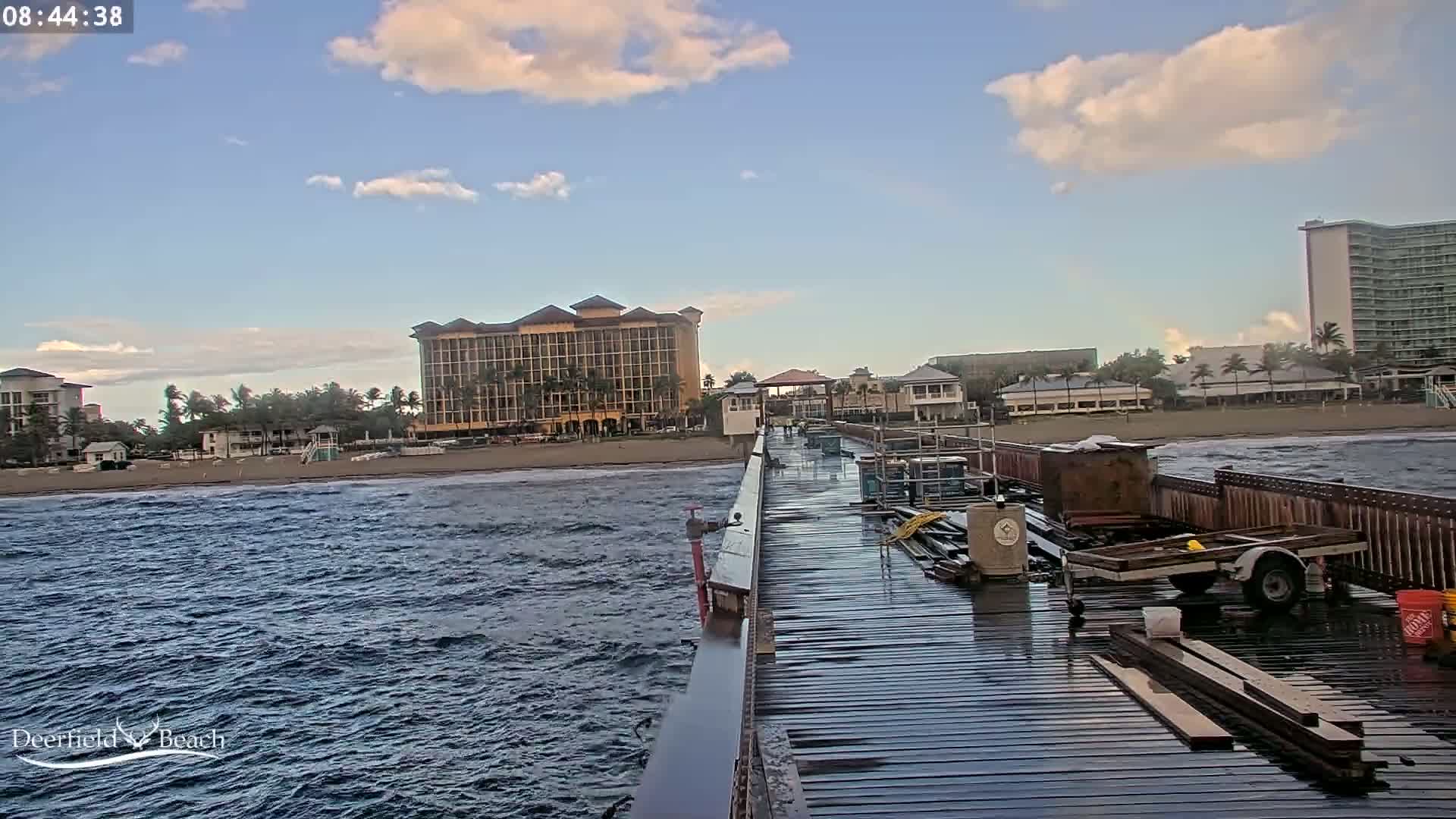 Deerfield Beach City Fishing Pier Live Cam - Deerfield Beach, Broward, Florida, USA