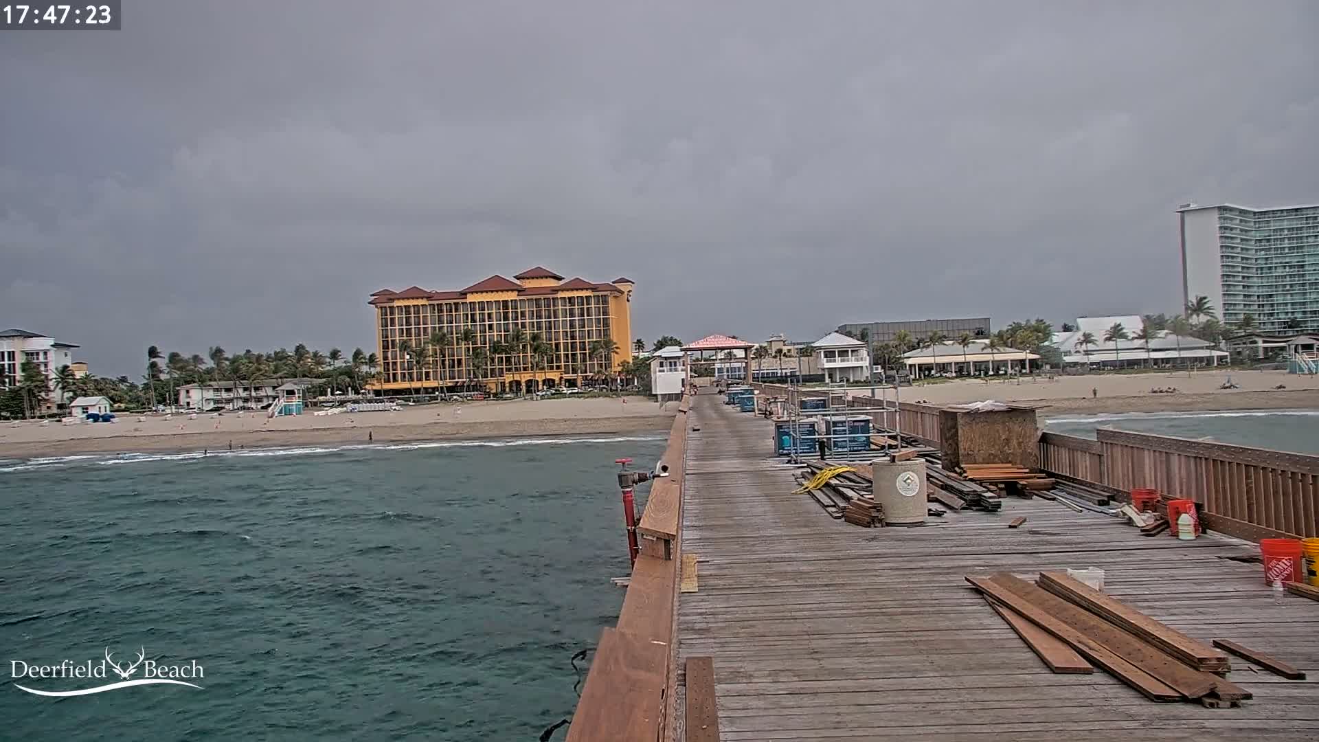 Deerfield Beach City Fishing Pier Live Cam - Deerfield Beach, Broward, Florida, USA