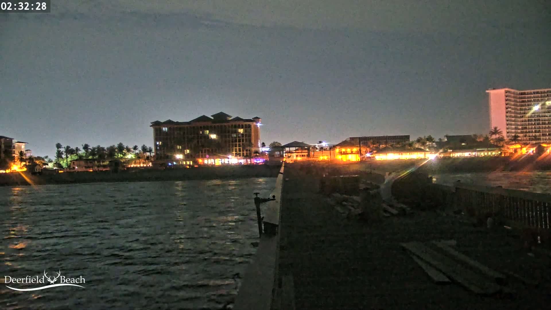 Deerfield Beach City Fishing Pier Live Cam - Deerfield Beach, Broward, Florida, USA