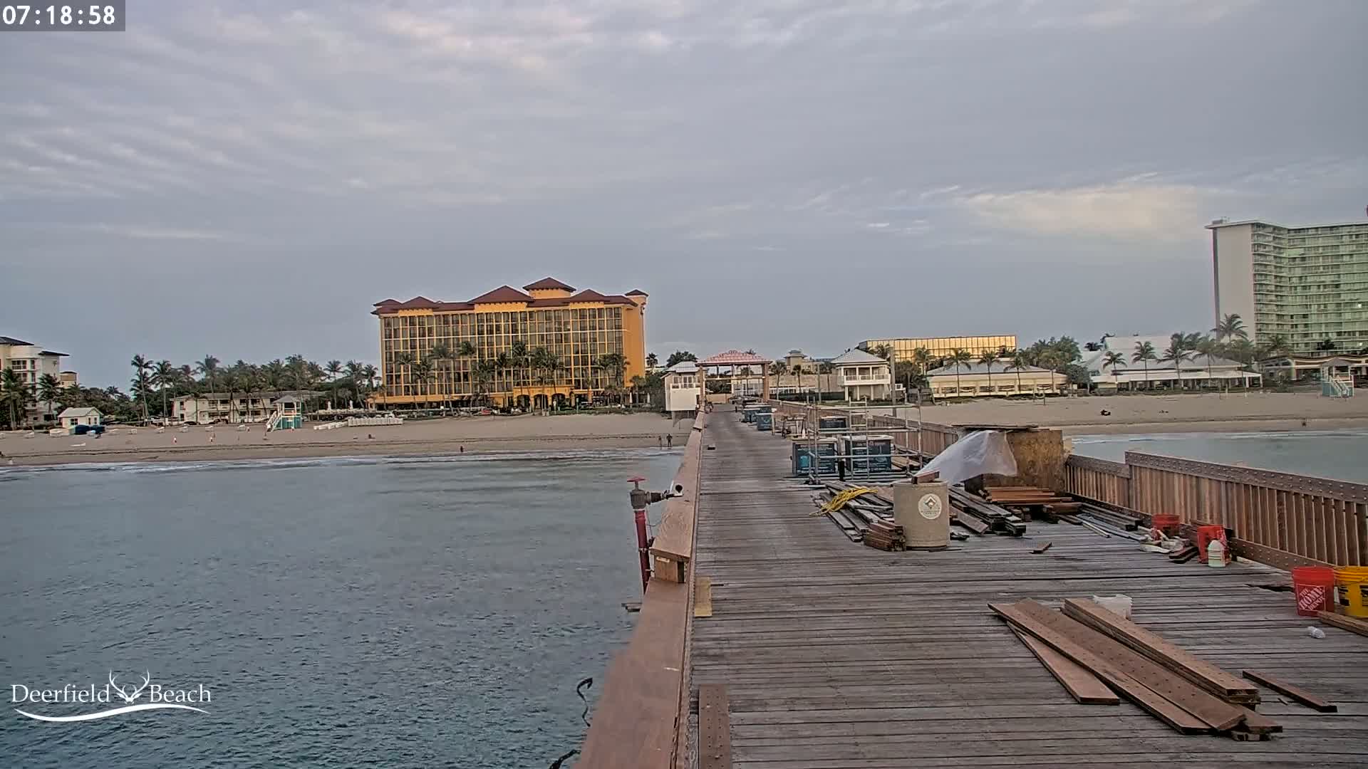 Deerfield Beach City Fishing Pier Live Cam - Deerfield Beach, Broward, Florida, USA
