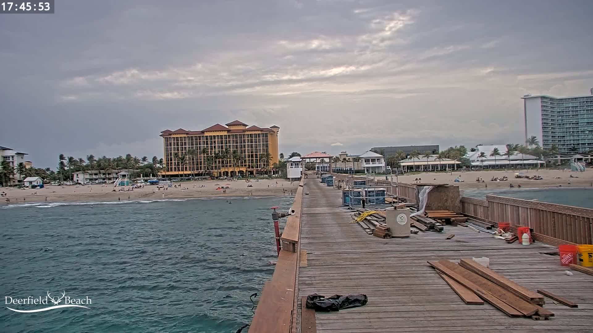 Deerfield Beach City Fishing Pier Live Cam - Deerfield Beach, Broward, Florida, USA