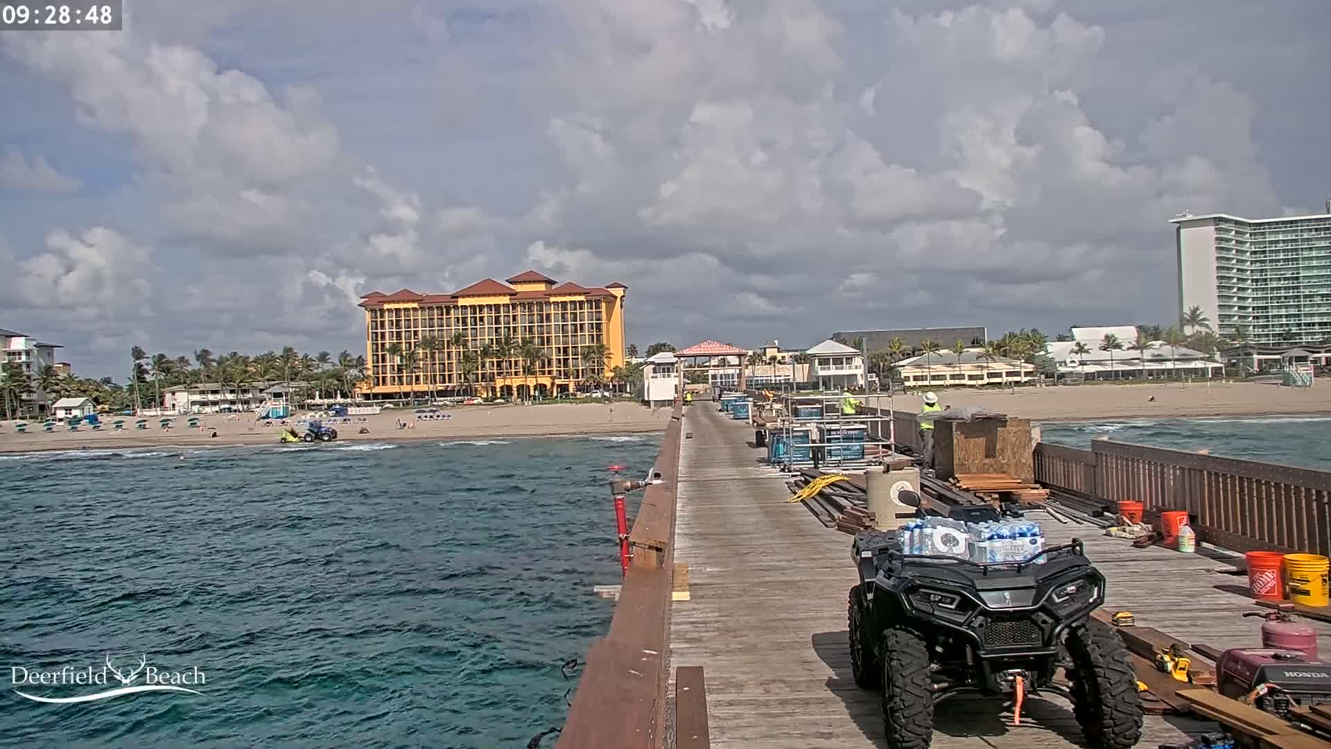 Deerfield Beach City Fishing Pier Live Cam - Deerfield Beach, Broward, Florida, USA