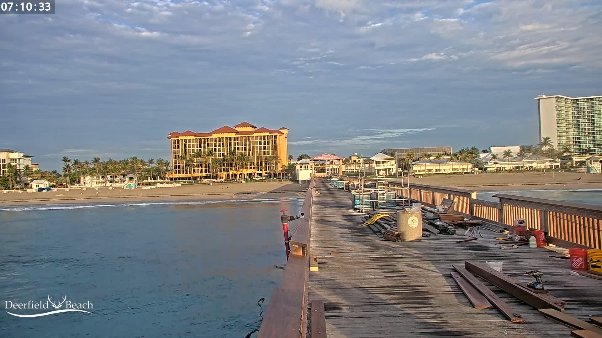 Deerfield Beach City Fishing Pier Live Cam - Deerfield Beach, Broward, Florida, USA