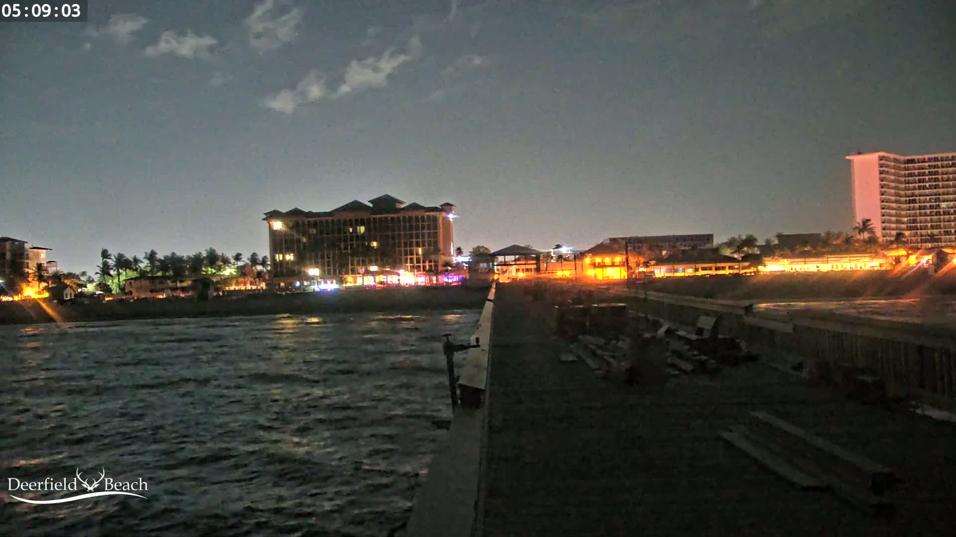 Deerfield Beach City Fishing Pier Live Cam - Deerfield Beach, Broward, Florida, USA