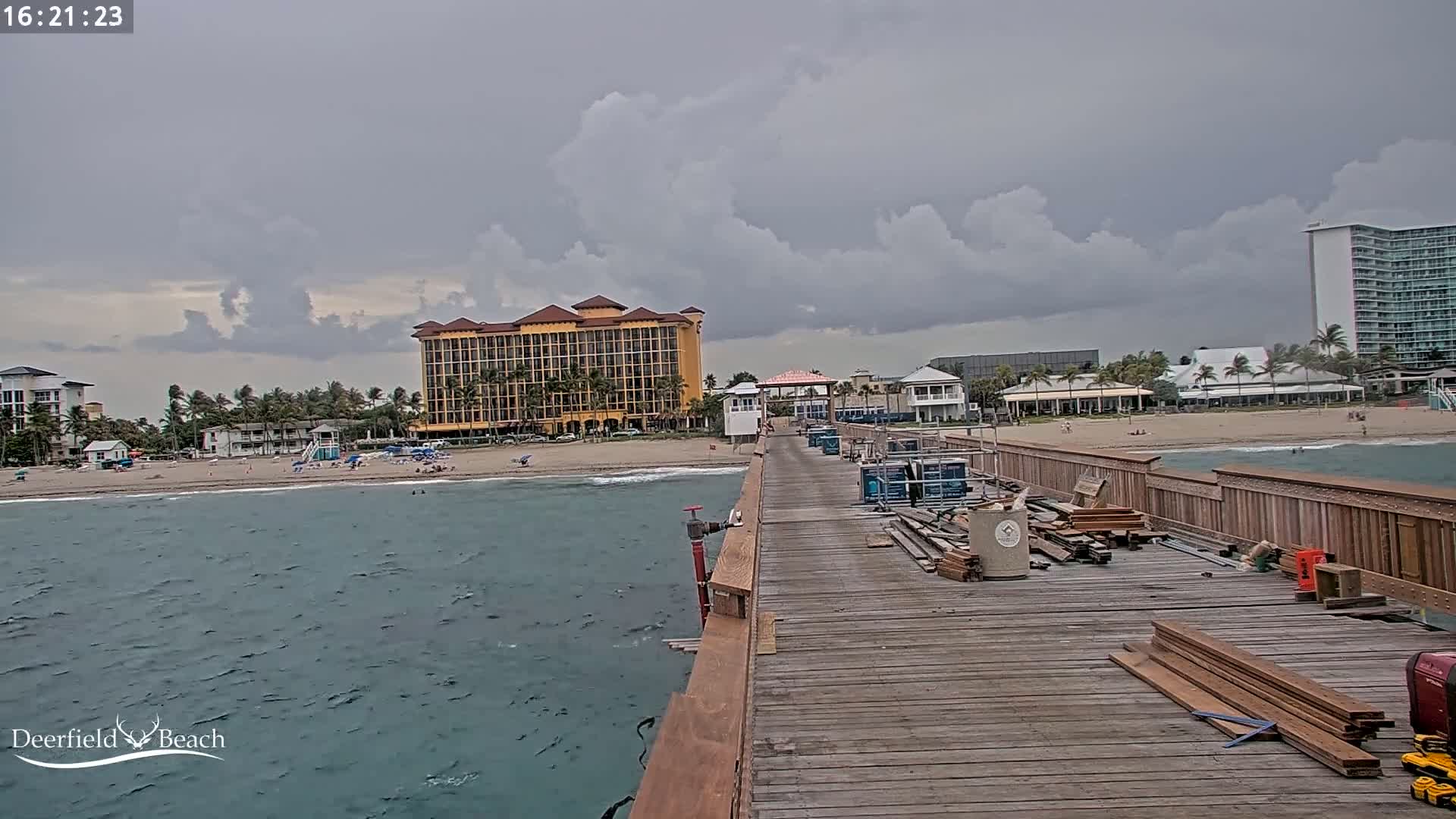 Deerfield Beach City Fishing Pier Live Cam - Deerfield Beach, Broward, Florida, USA