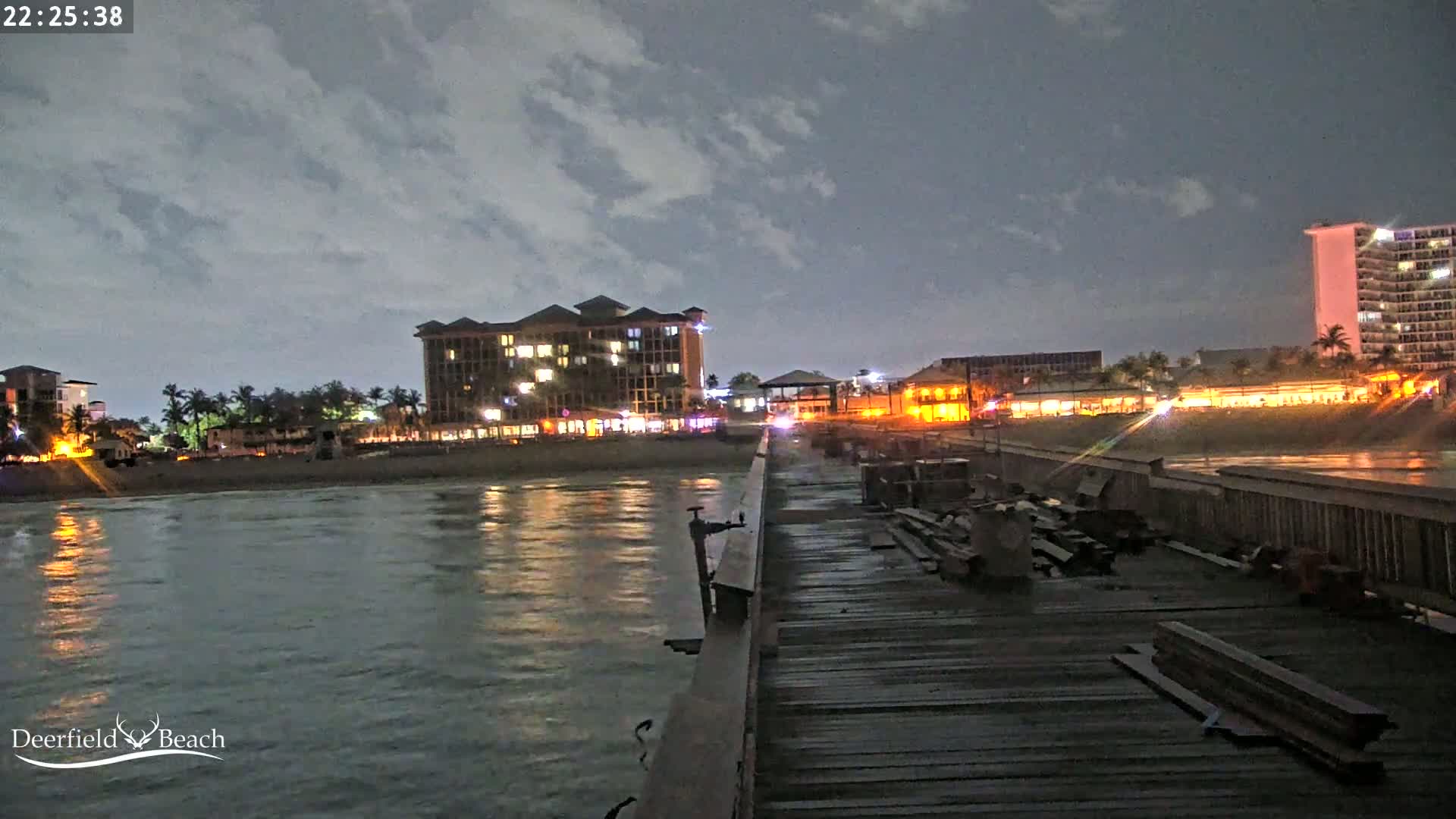 Deerfield Beach City Fishing Pier Live Cam - Deerfield Beach, Broward, Florida, USA