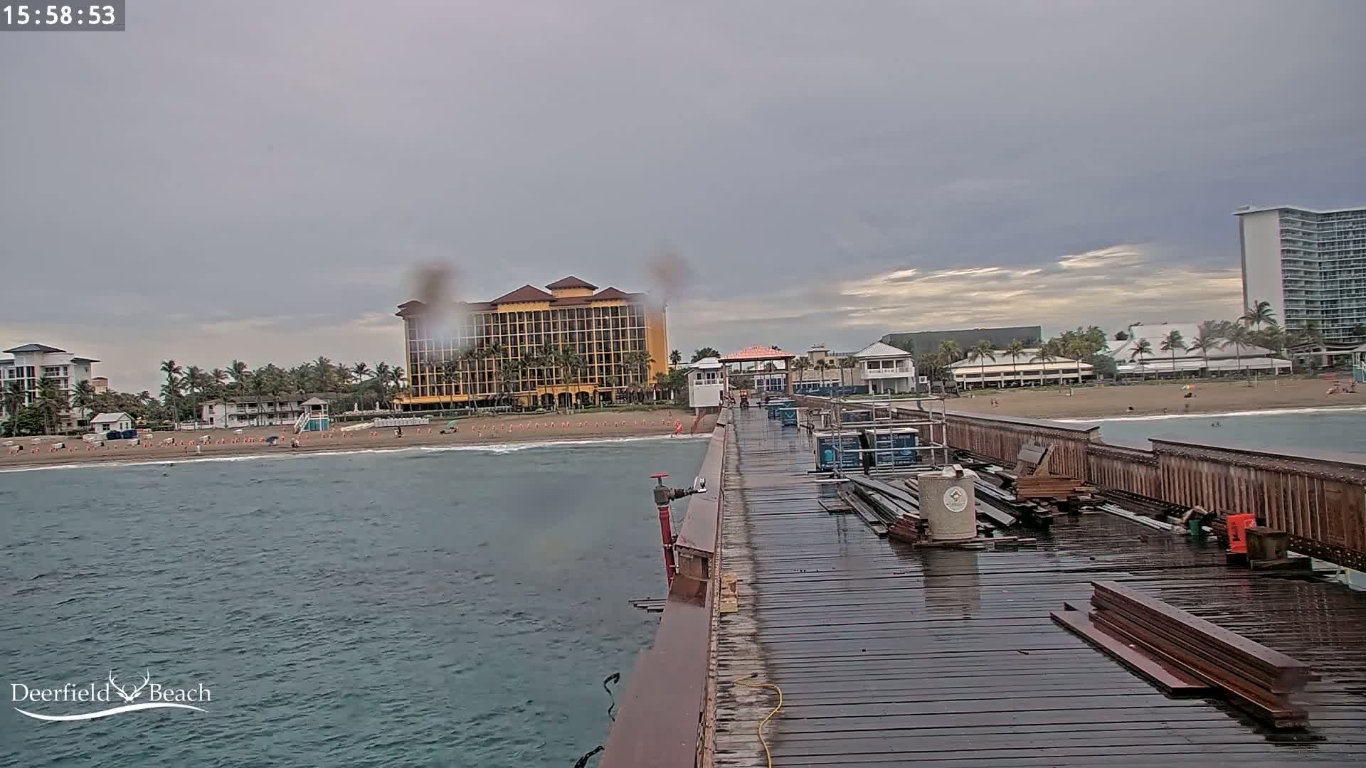 Deerfield Beach City Fishing Pier Live Cam - Deerfield Beach, Broward, Florida, USA