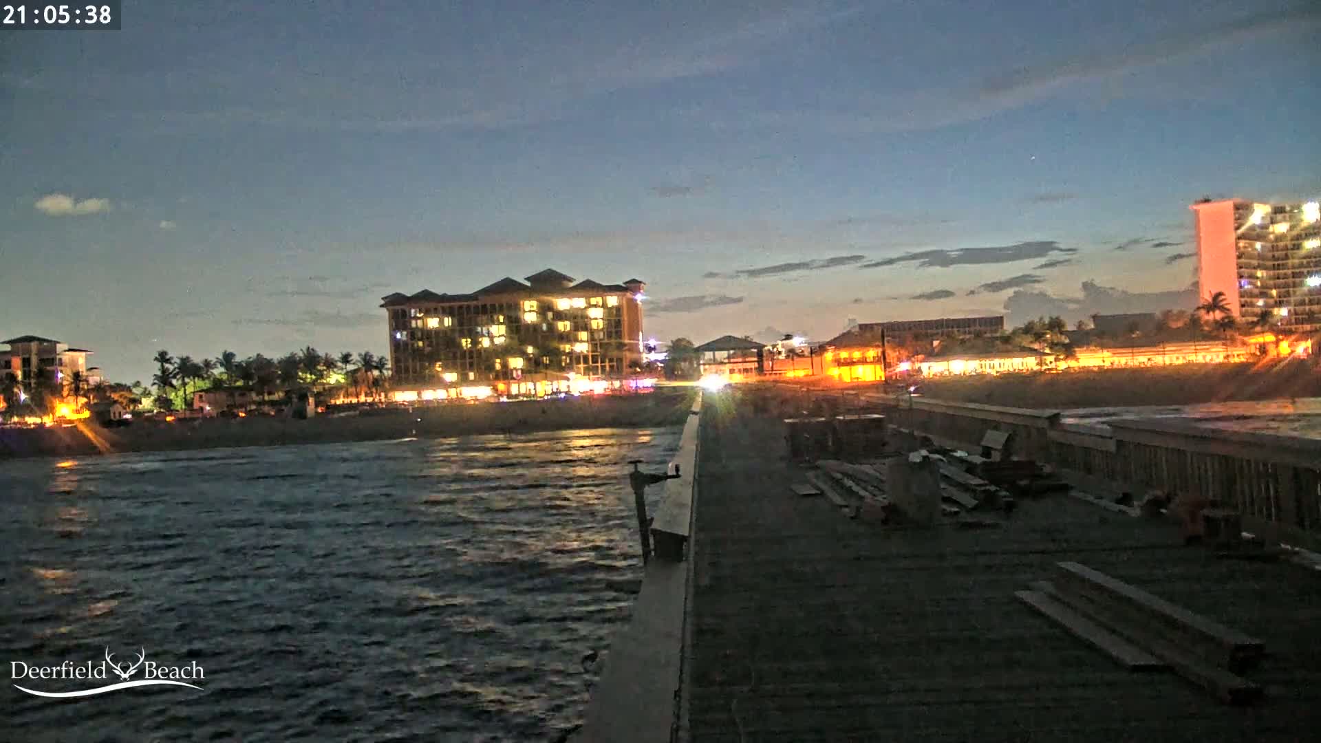 Deerfield Beach City Fishing Pier Live Cam - Deerfield Beach, Broward, Florida, USA