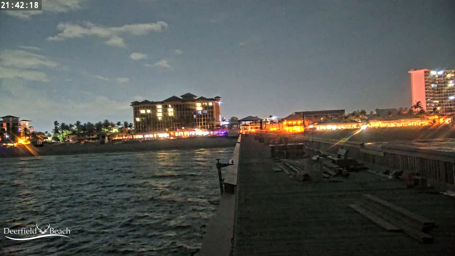 Deerfield Beach City Fishing Pier Live Cam - Deerfield Beach, Broward, Florida, USA