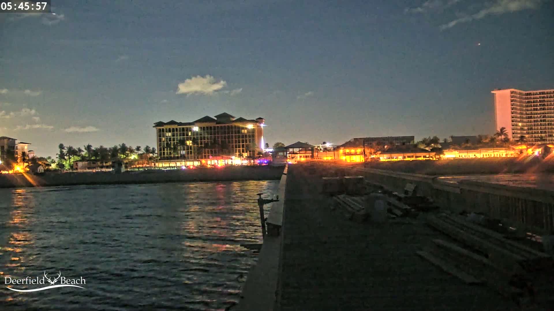 Deerfield Beach City Fishing Pier Live Cam - Deerfield Beach, Broward, Florida, USA