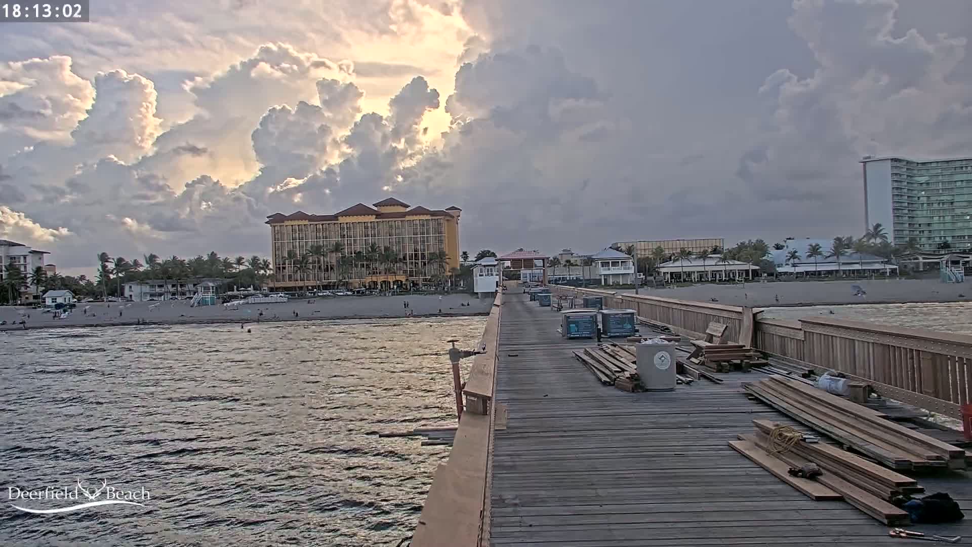 Deerfield Beach City Fishing Pier Live Cam - Deerfield Beach, Broward, Florida, USA