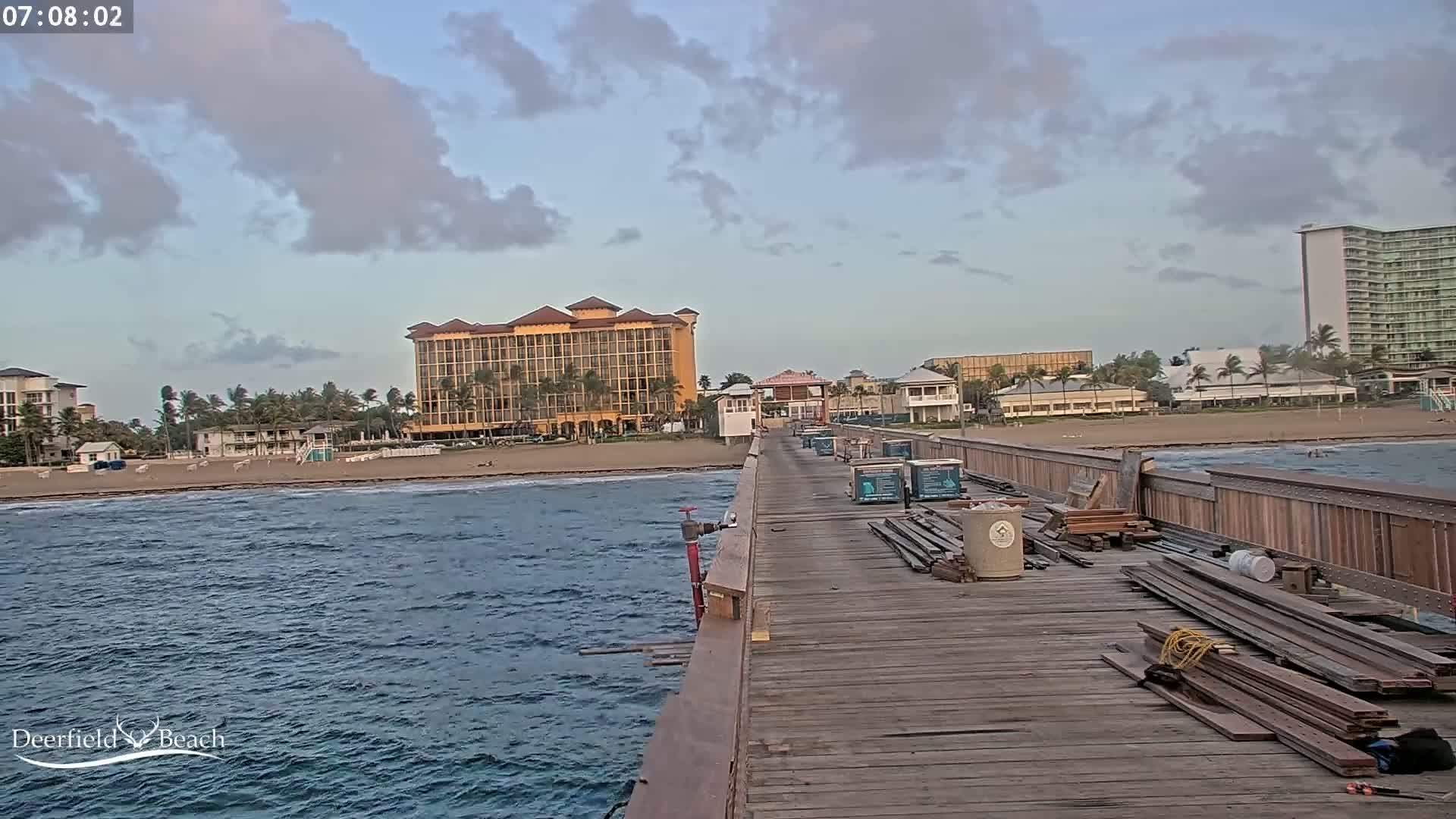 Deerfield Beach City Fishing Pier Live Cam - Deerfield Beach, Broward, Florida, USA
