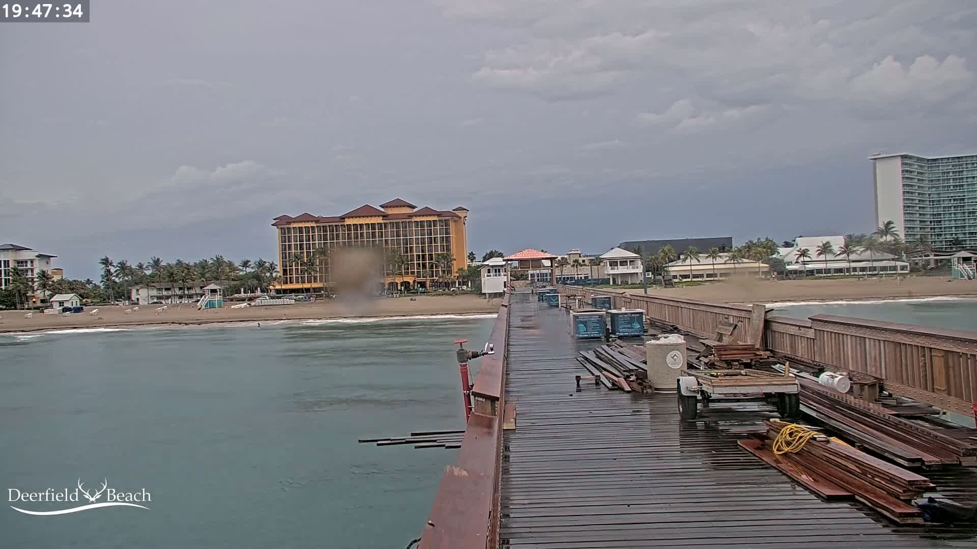 Deerfield Beach City Fishing Pier Live Cam - Deerfield Beach, Broward, Florida, USA