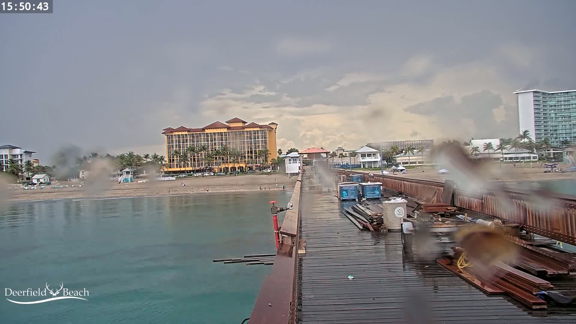 Deerfield Beach City Fishing Pier Live Cam - Deerfield Beach, Broward, Florida, USA