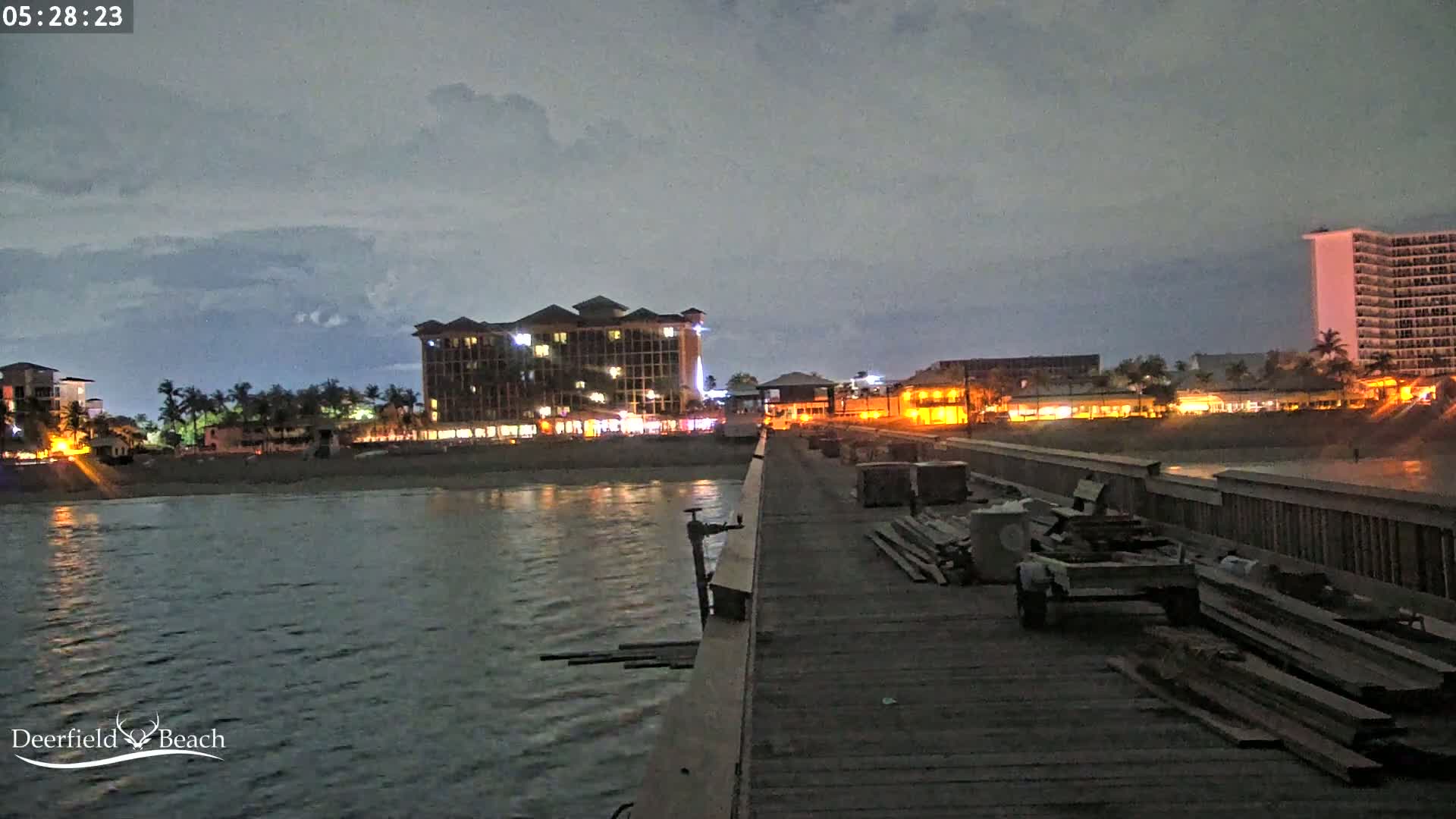 Deerfield Beach City Fishing Pier Live Cam - Deerfield Beach, Broward, Florida, USA