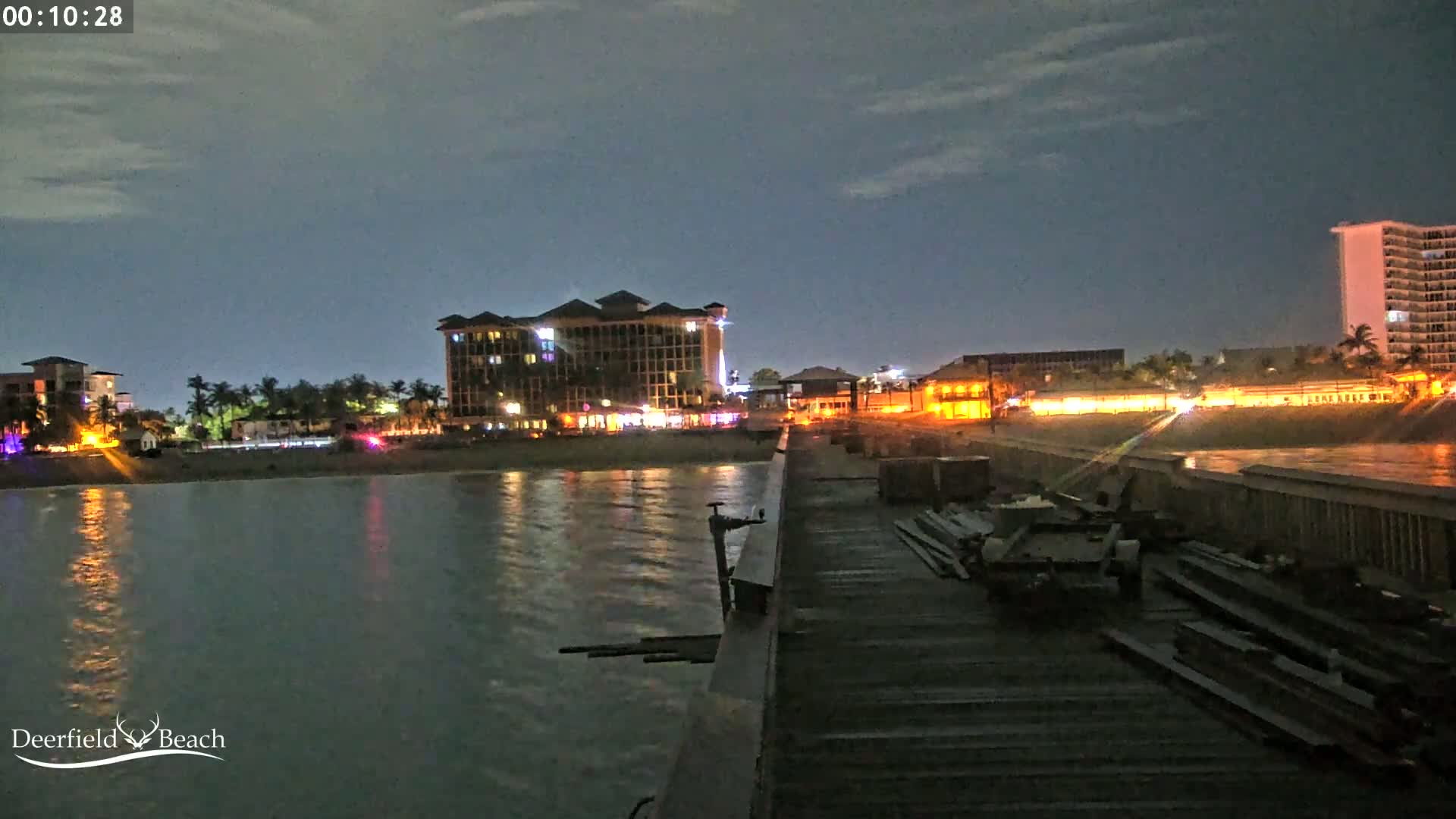 Deerfield Beach City Fishing Pier Live Cam - Deerfield Beach, Broward, Florida, USA