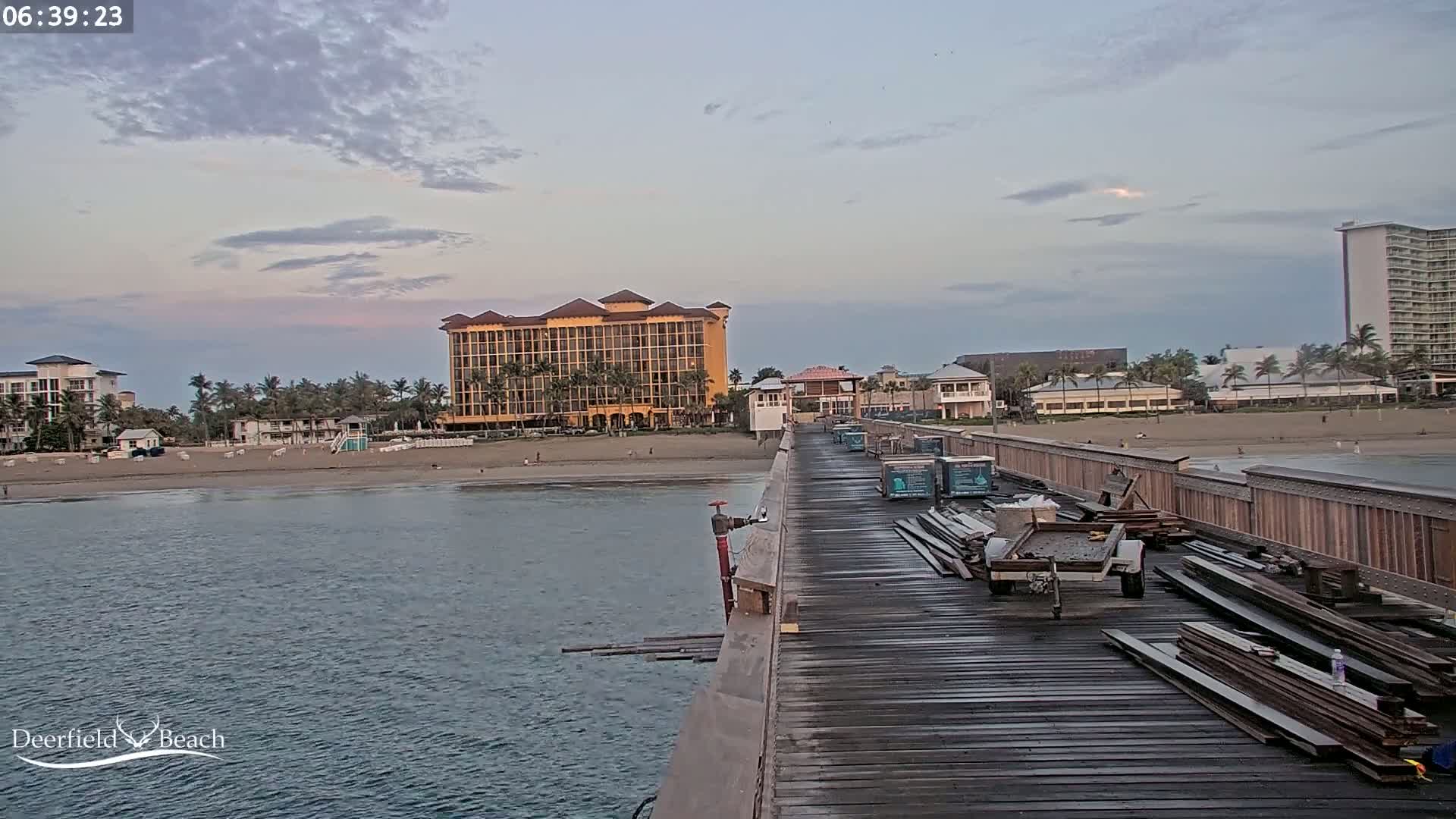 Deerfield Beach City Fishing Pier Live Cam - Deerfield Beach, Broward, Florida, USA