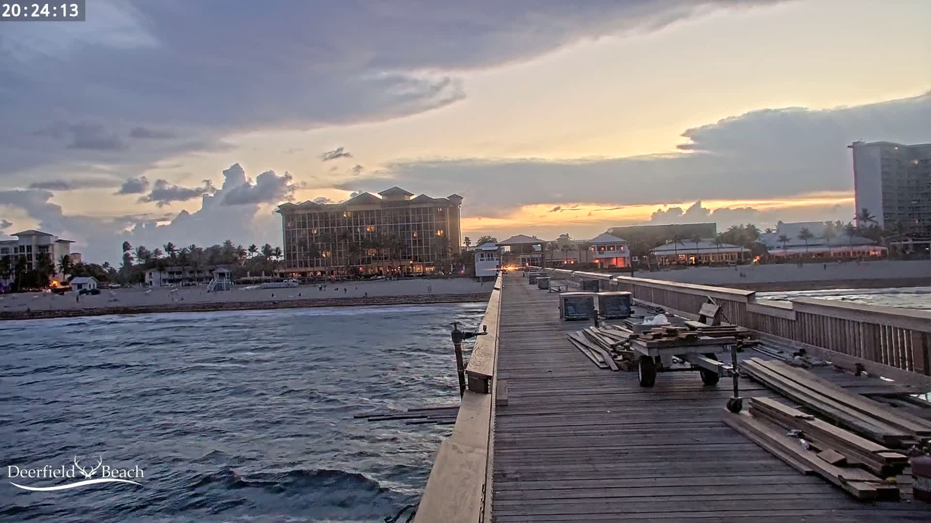 Deerfield Beach City Fishing Pier Live Cam - Deerfield Beach, Broward, Florida, USA