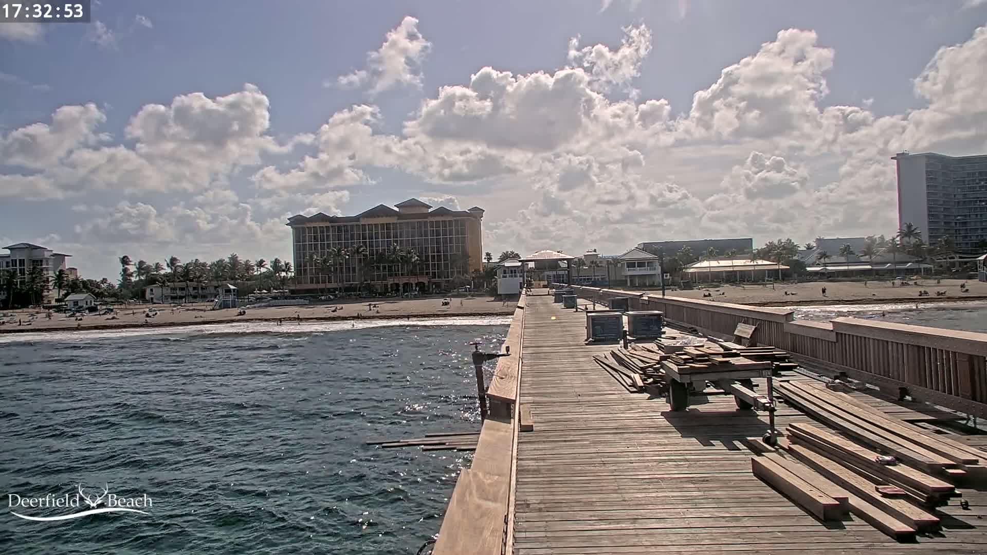 Deerfield Beach City Fishing Pier Live Cam - Deerfield Beach, Broward, Florida, USA
