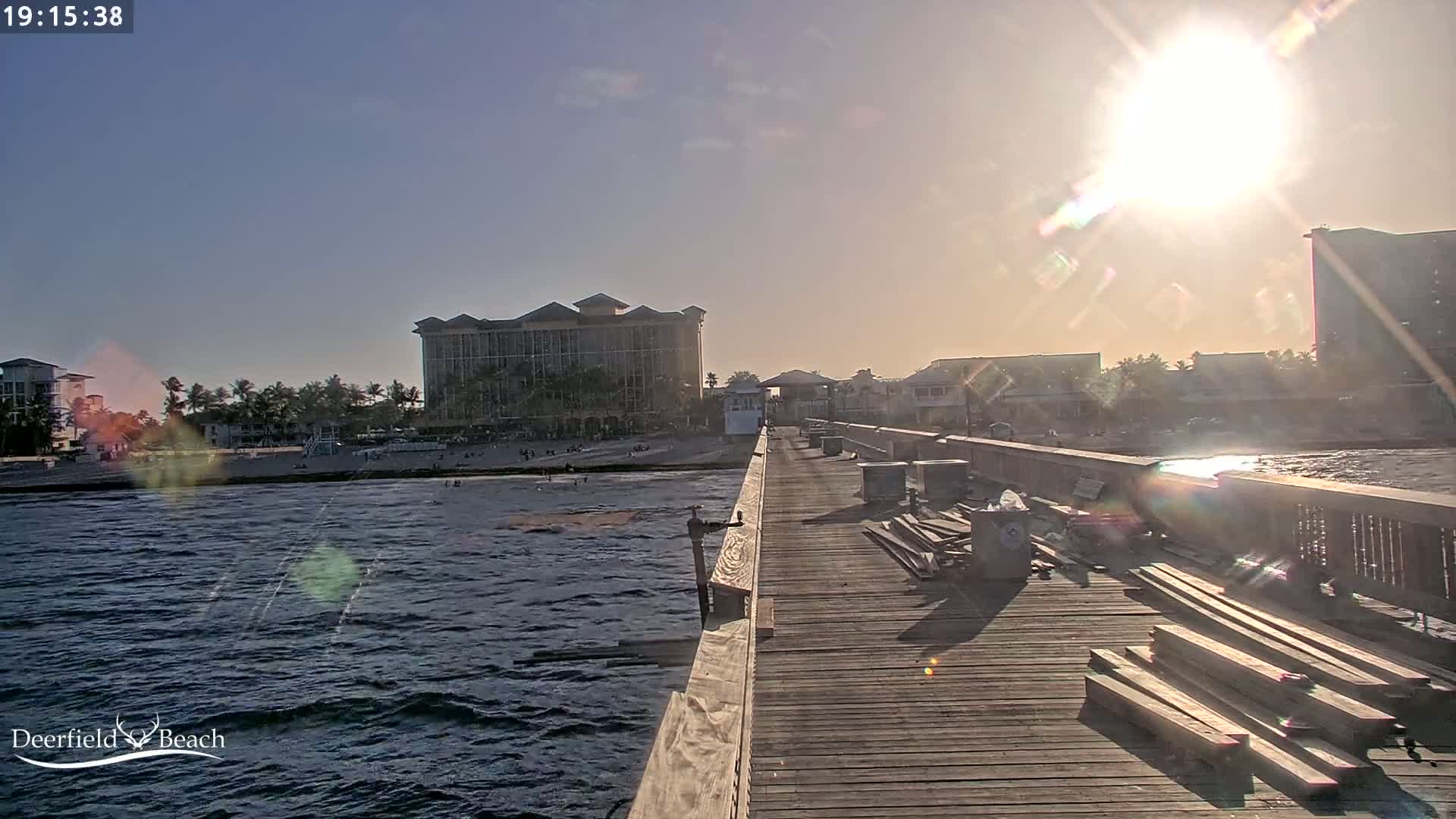 Deerfield Beach City Fishing Pier Live Cam - Deerfield Beach, Broward, Florida, USA