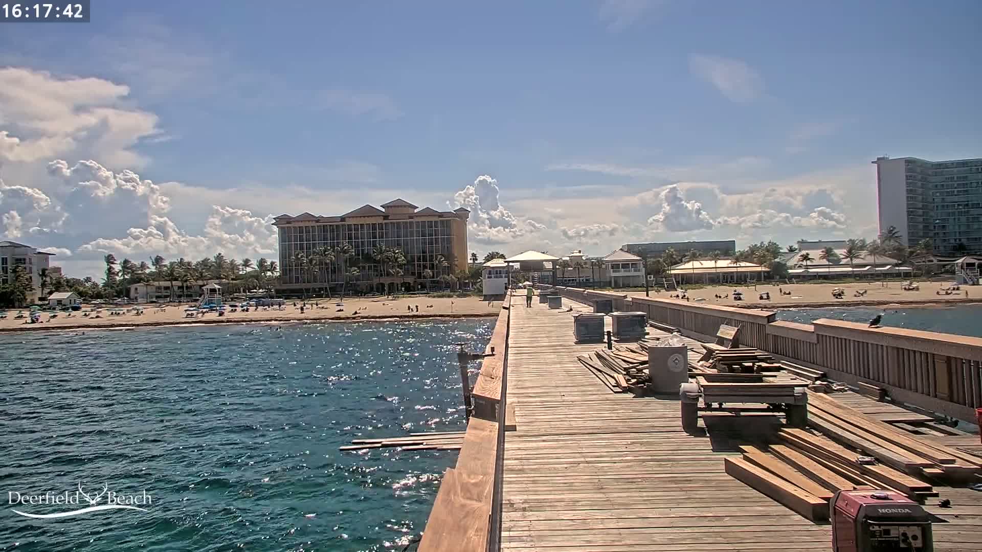 Deerfield Beach City Fishing Pier Live Cam - Deerfield Beach, Broward, Florida, USA