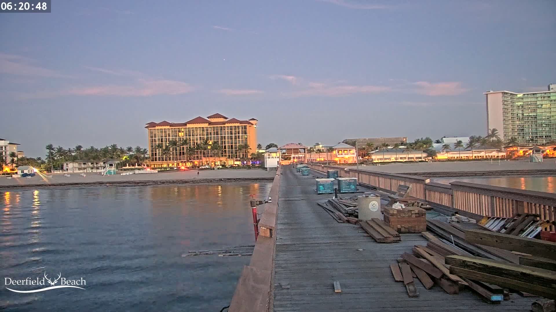 Deerfield Beach City Fishing Pier Live Cam - Deerfield Beach, Broward, Florida, USA