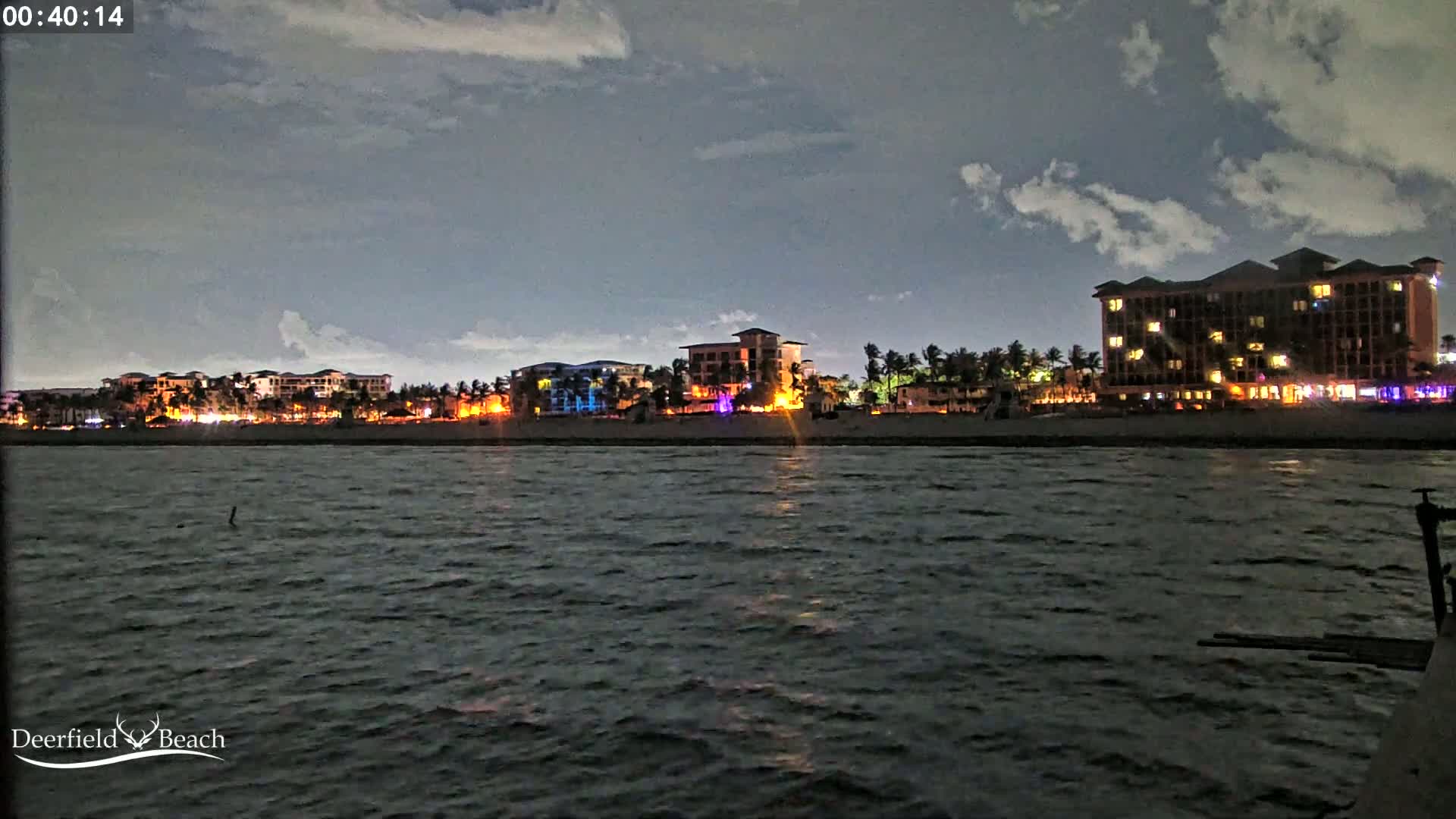 Deerfield Beach City Fishing Pier Live Cam - Deerfield Beach, Broward, Florida, USA