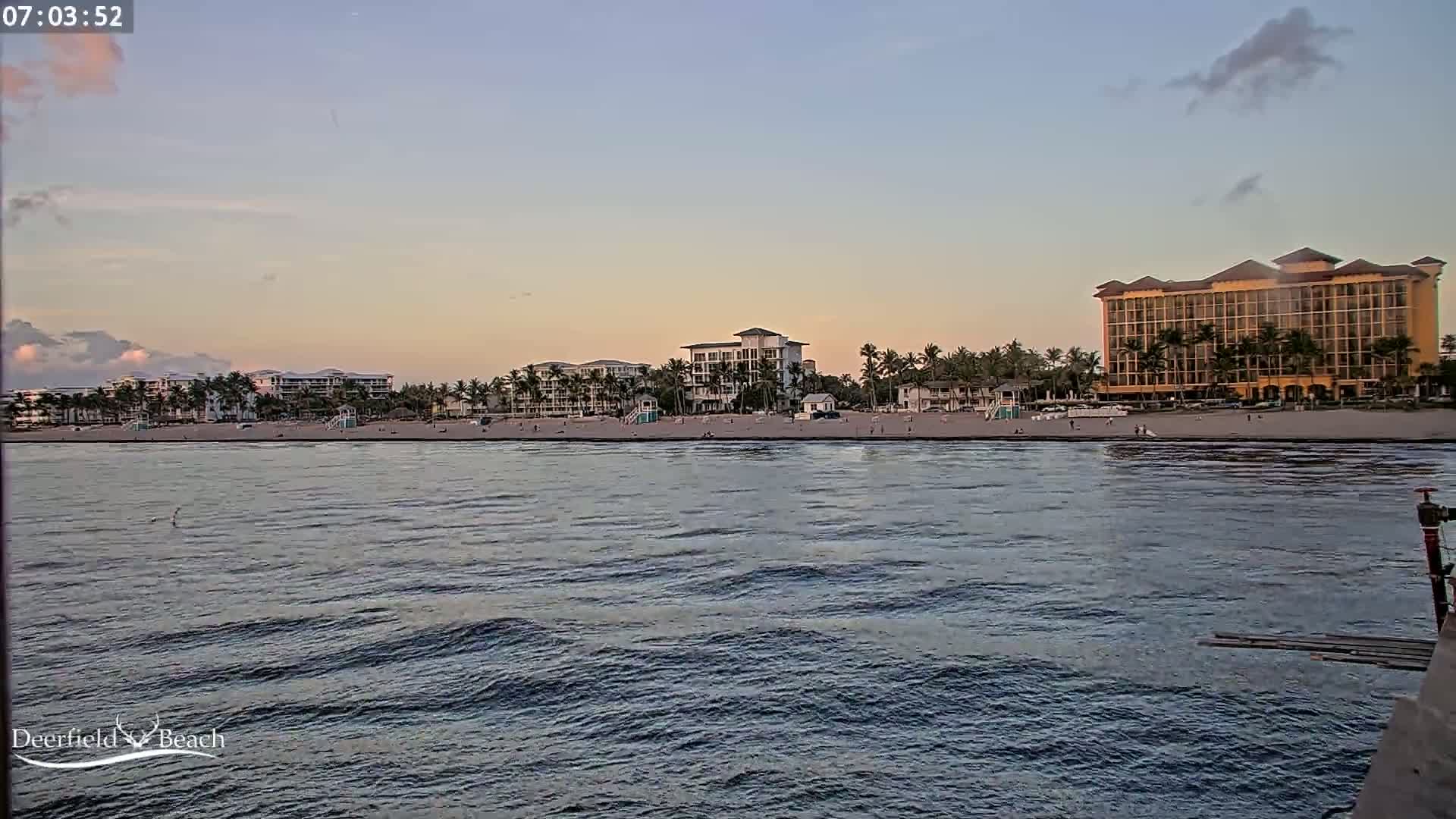 Deerfield Beach City Fishing Pier Live Cam - Deerfield Beach, Broward, Florida, USA