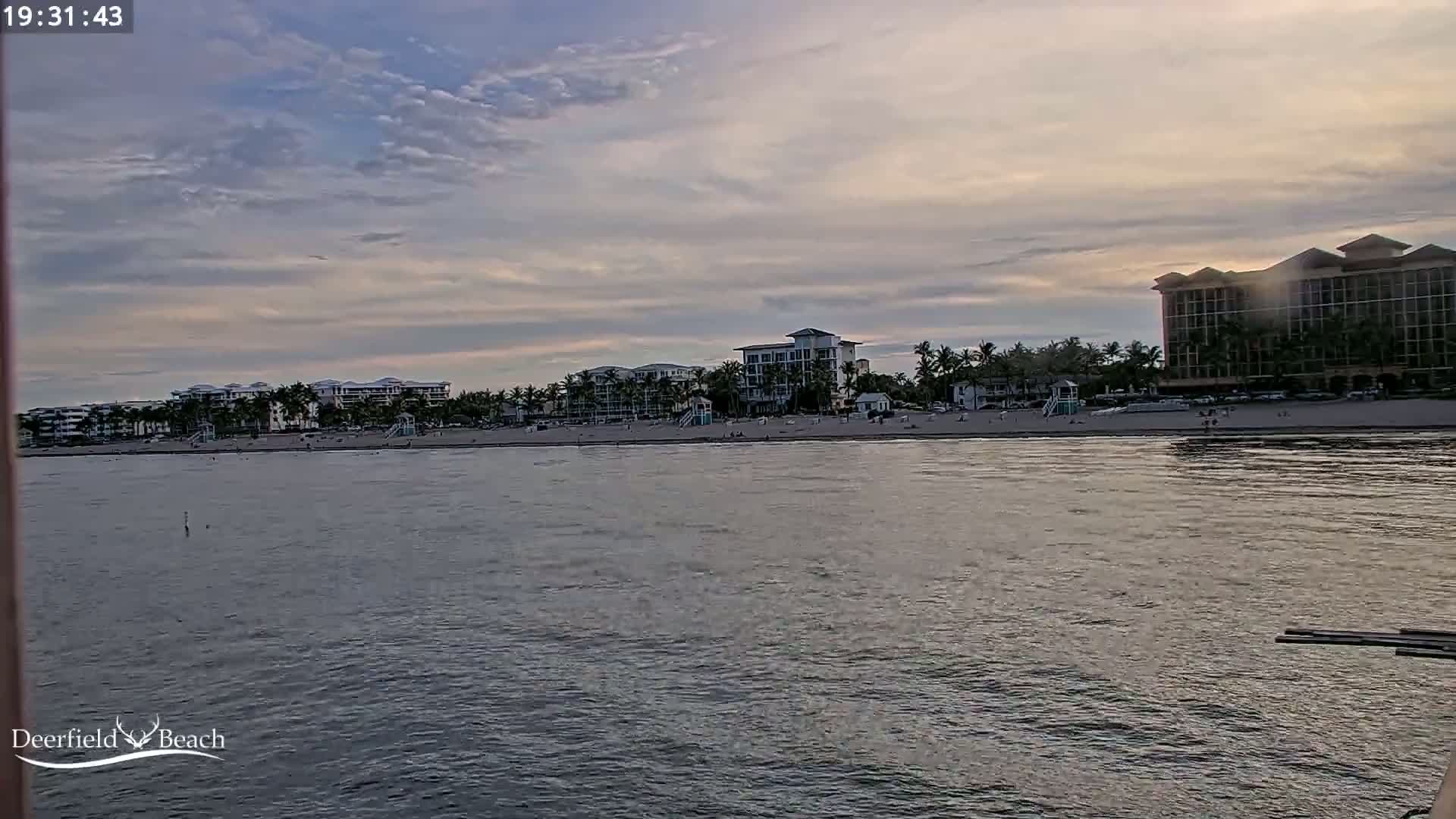 Deerfield Beach City Fishing Pier Live Cam - Deerfield Beach, Broward, Florida, USA