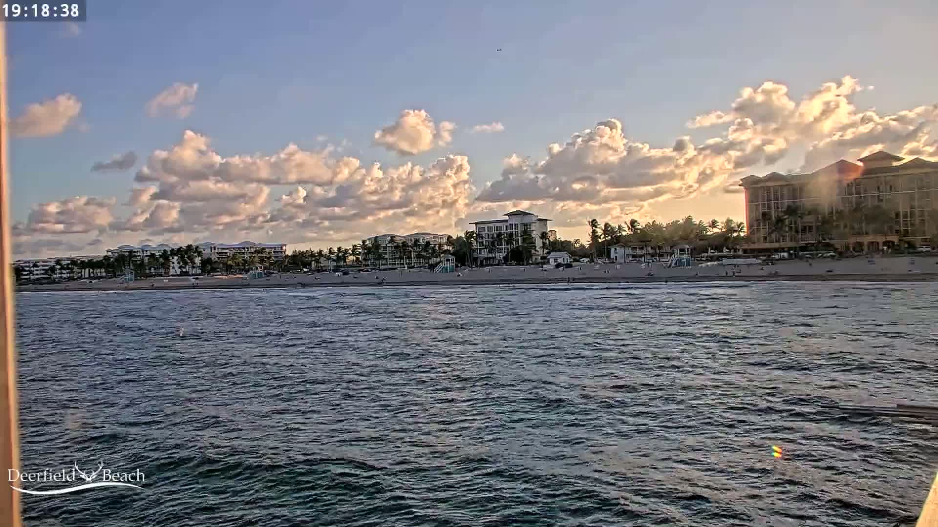Deerfield Beach City Fishing Pier Live Cam - Deerfield Beach, Broward, Florida, USA