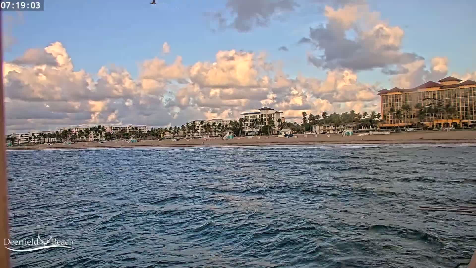 Deerfield Beach City Fishing Pier Live Cam - Deerfield Beach, Broward, Florida, USA