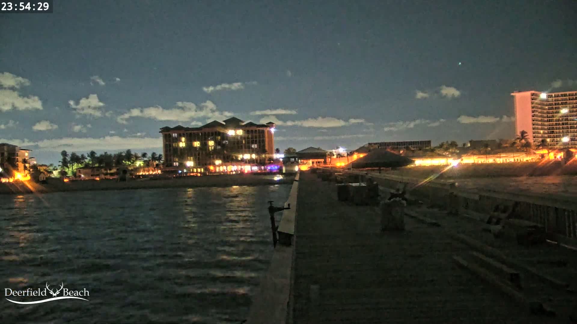 Deerfield Beach City Fishing Pier Live Cam - Deerfield Beach, Broward, Florida, USA