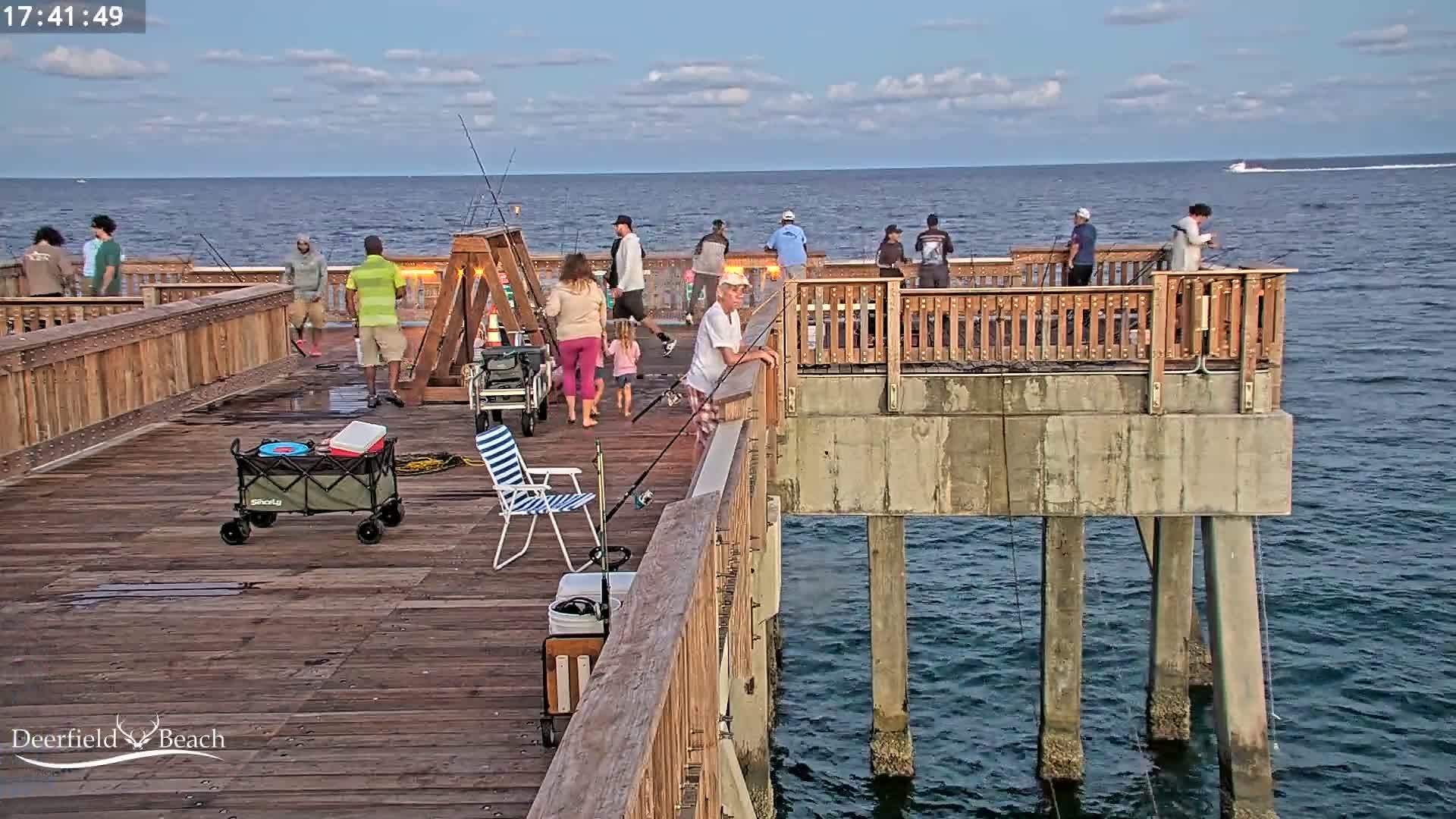 Deerfield Beach City Fishing Pier Live Cam - Deerfield Beach, Broward, Florida, USA
